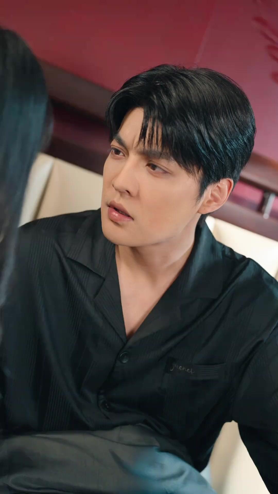 His Amnesia Made Me Queen