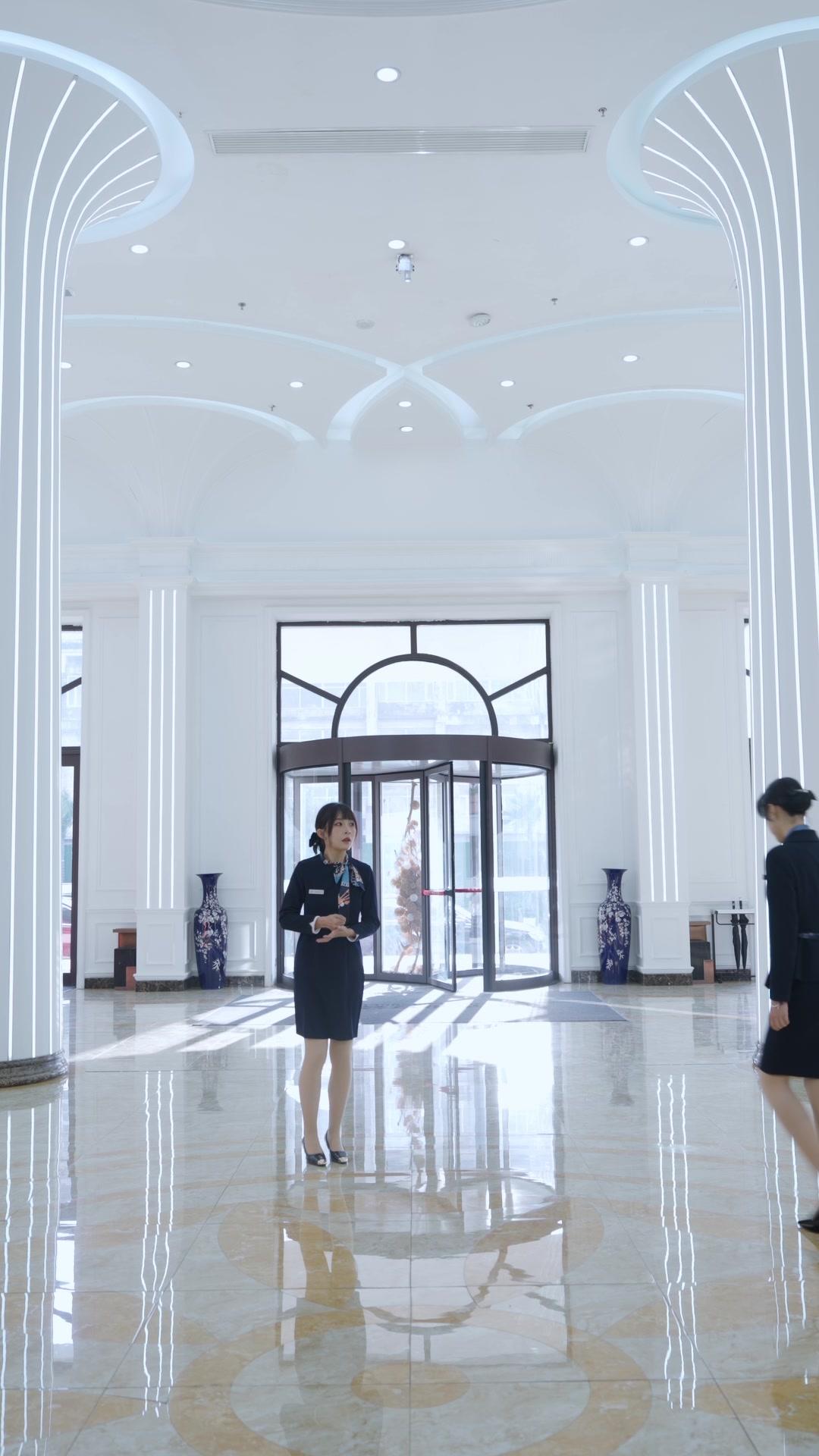 (Dublagem) Inverno de Paixão no Grande Hotel