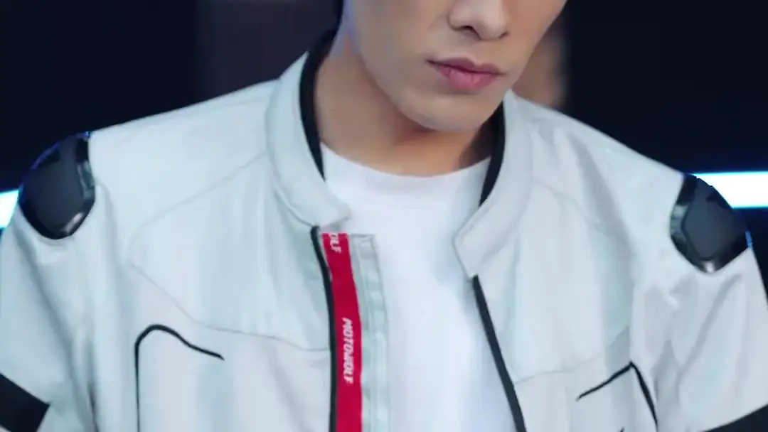 (مدبلج) سائق الشاحنات، أقوى مما تتخيل: عندما يتحول المُحاكاة إلى معركة نفسية