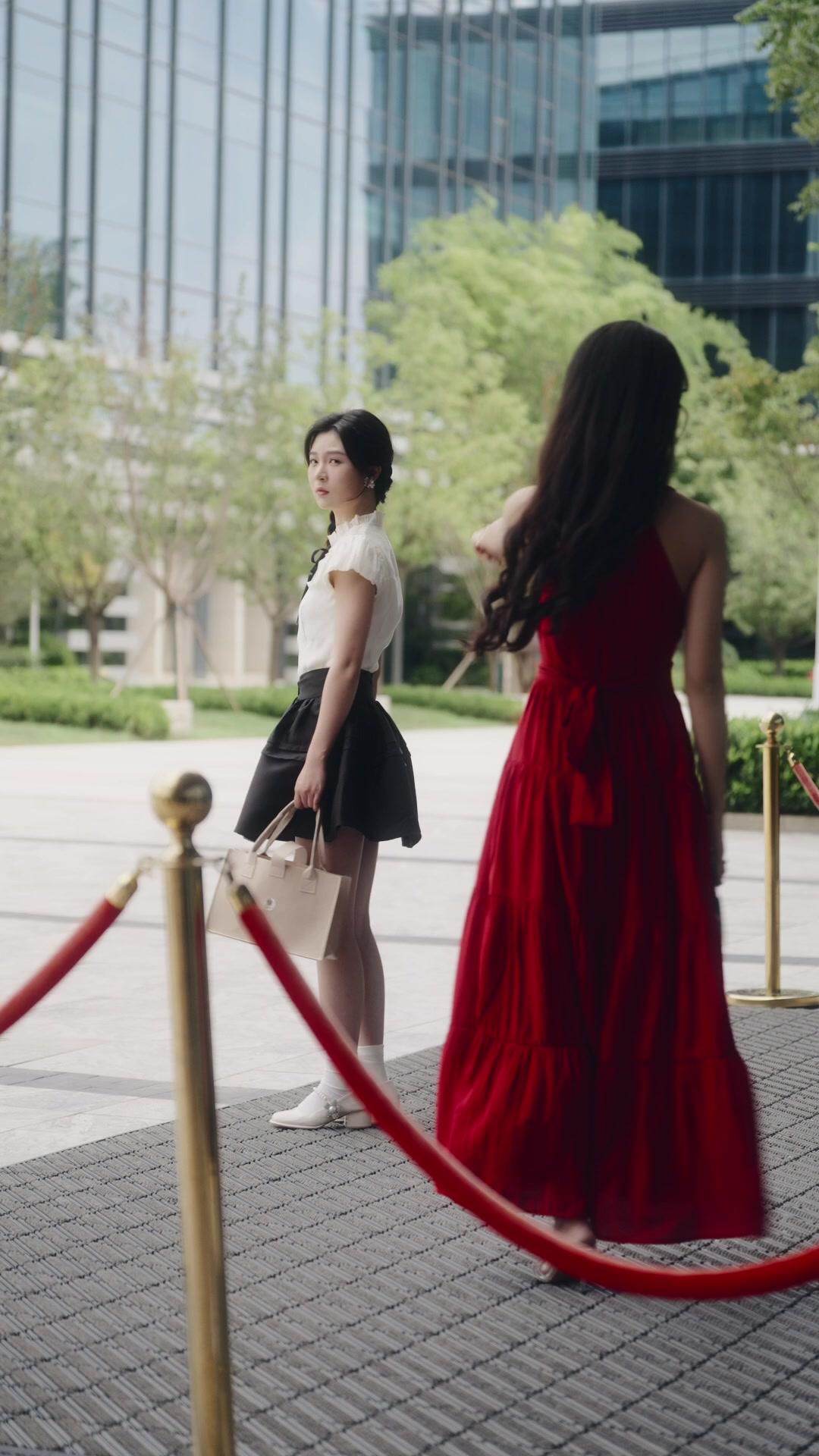 بين الشفقة والحب