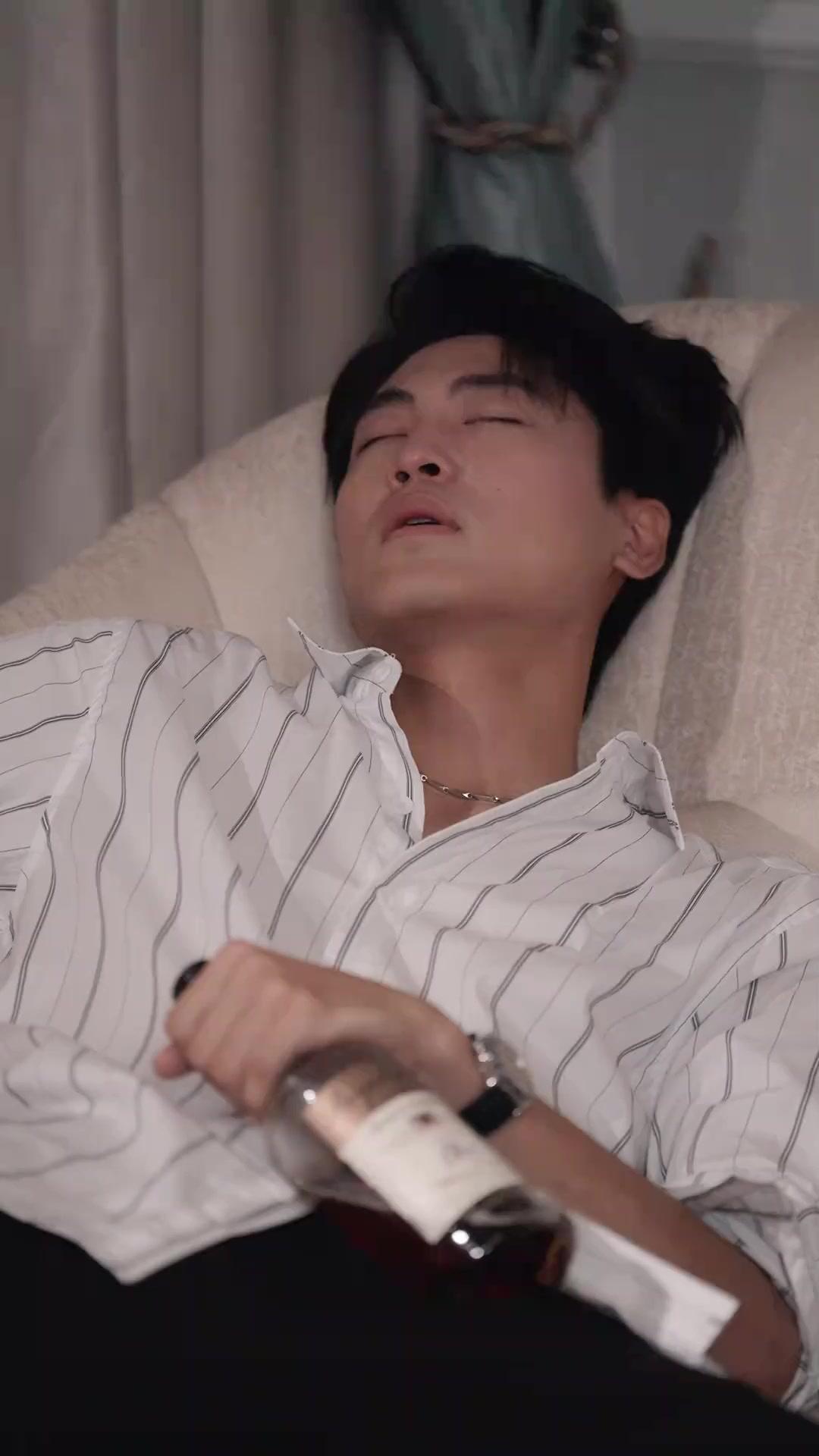 (Doblado) ¿No soy su esposa legítima?