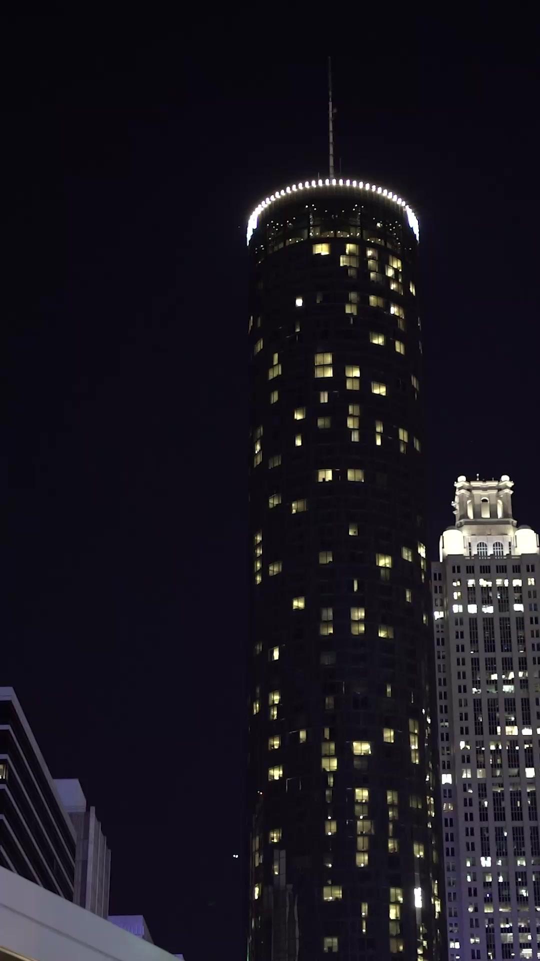 Billionaire Surgeon’s Innocent Love