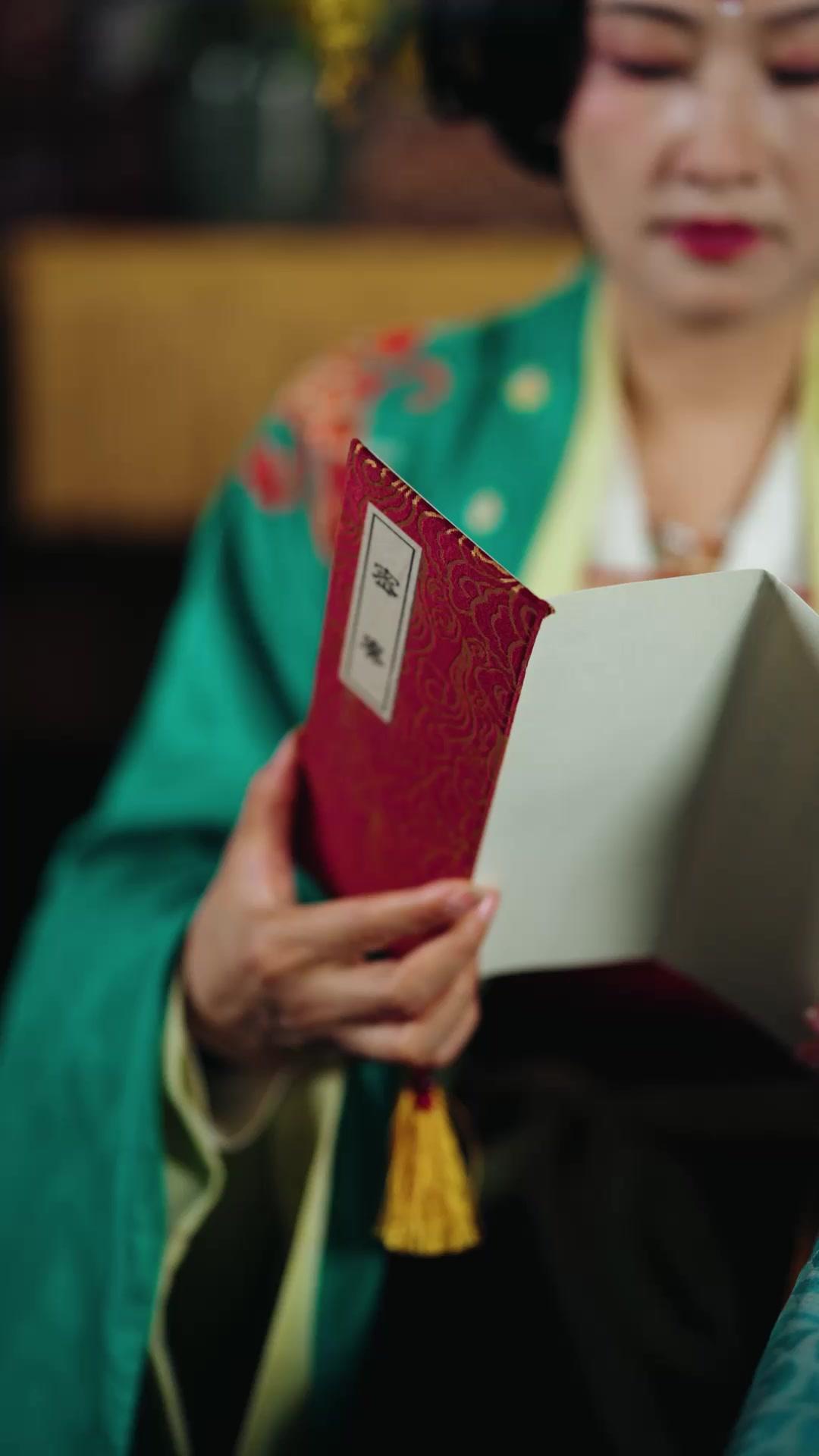 Playboy Prince vs. Reborn Lady