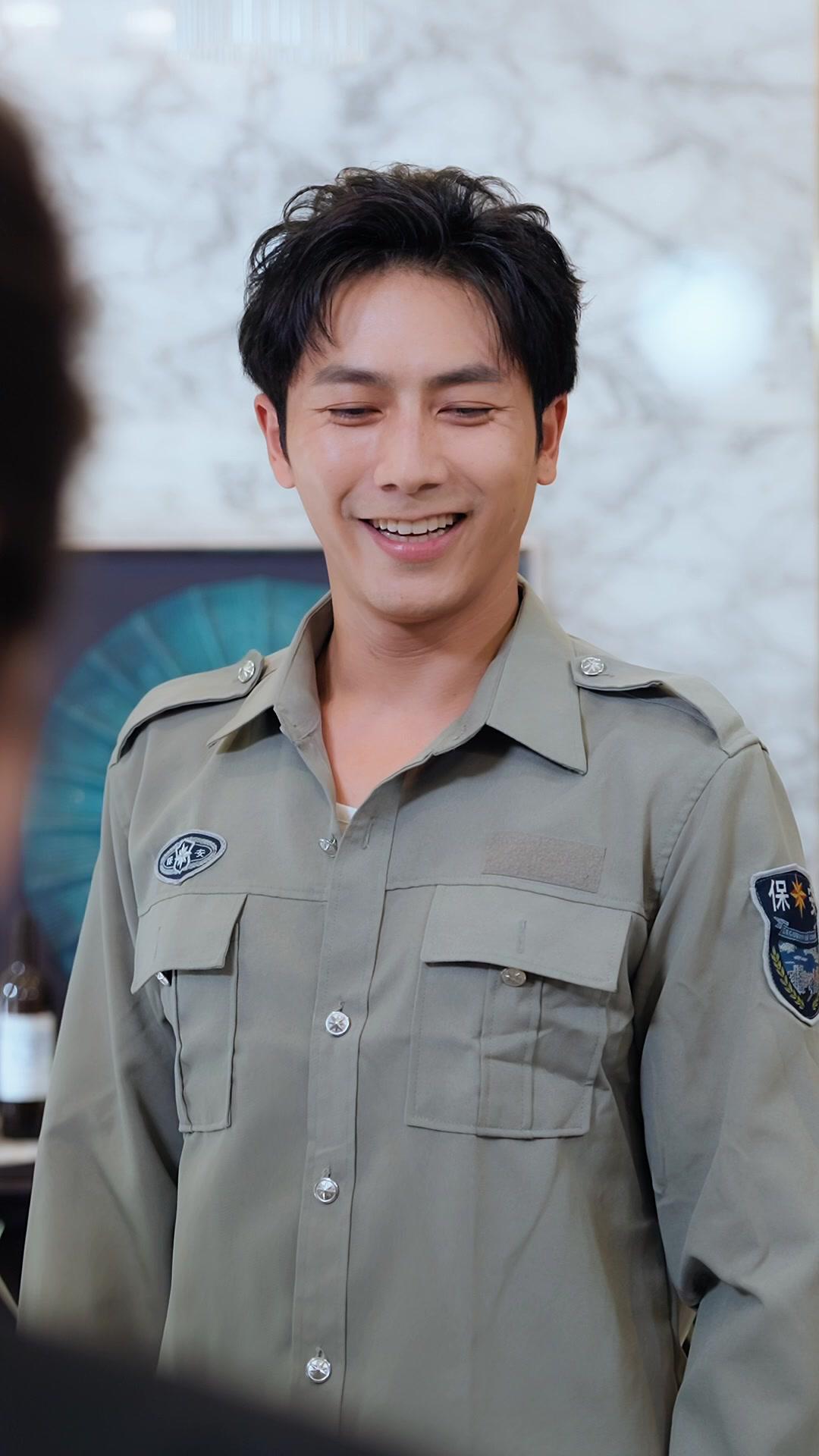 Kehidupan Ganda Seorang Satpam