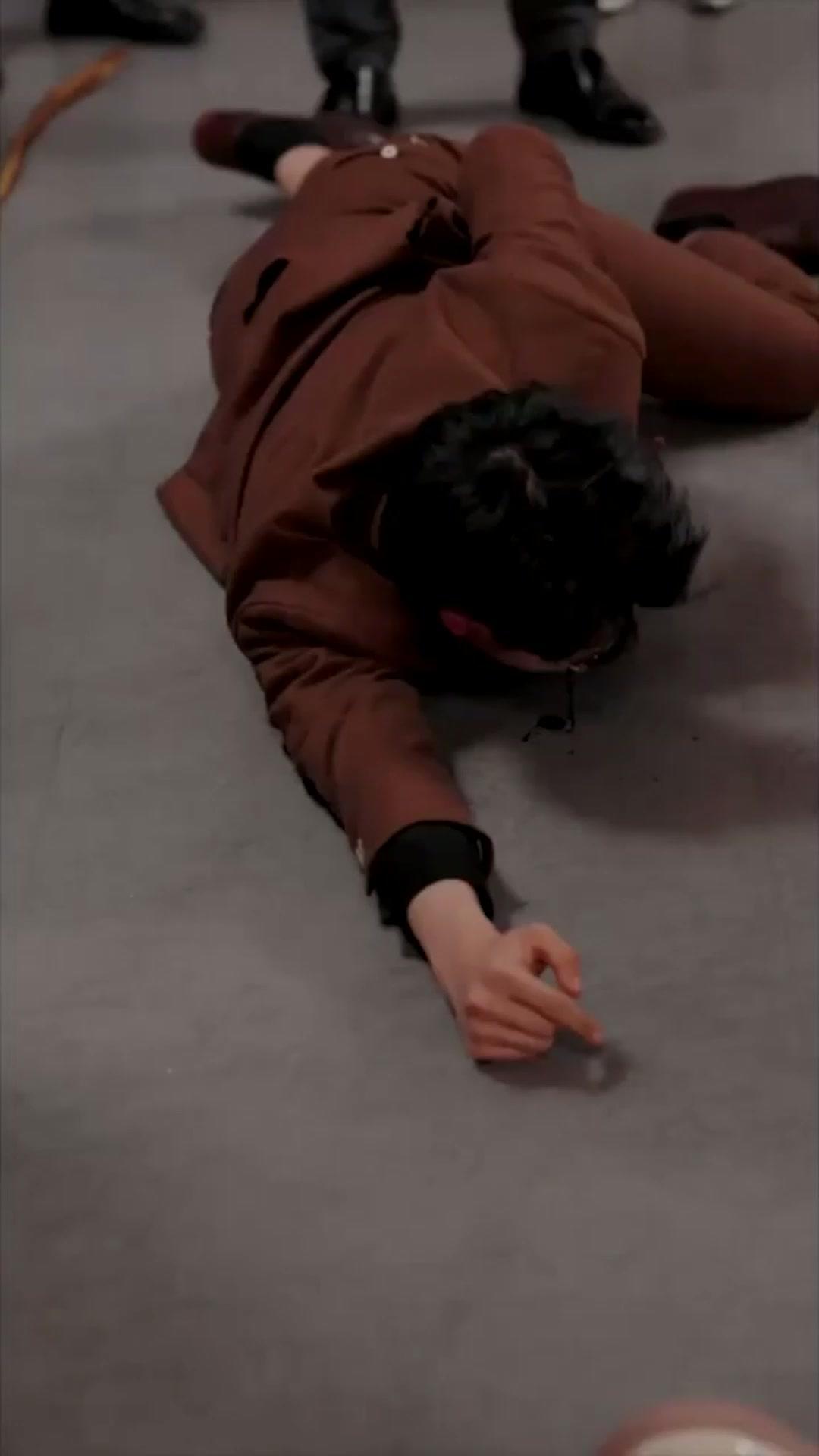 (Doblado)Derribando a la familia tóxica con mi suegra