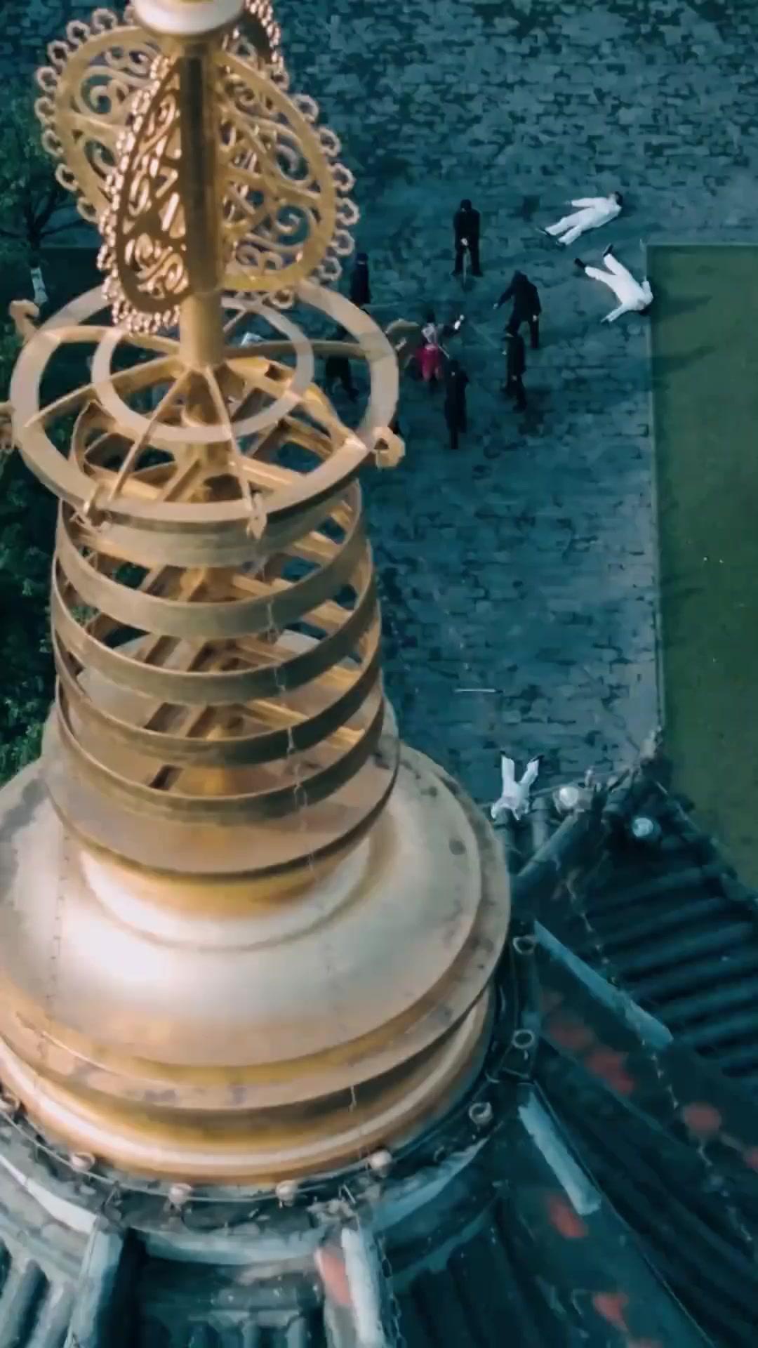 La Piccola Discepola Arriva, Tutti Fermate!