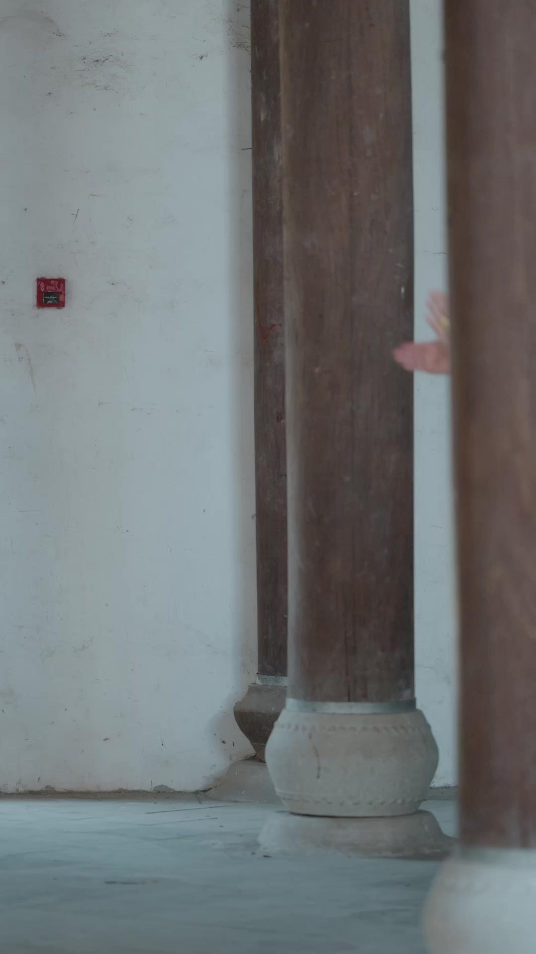 CEO in Danger: Her Guard’s Actually a Legend