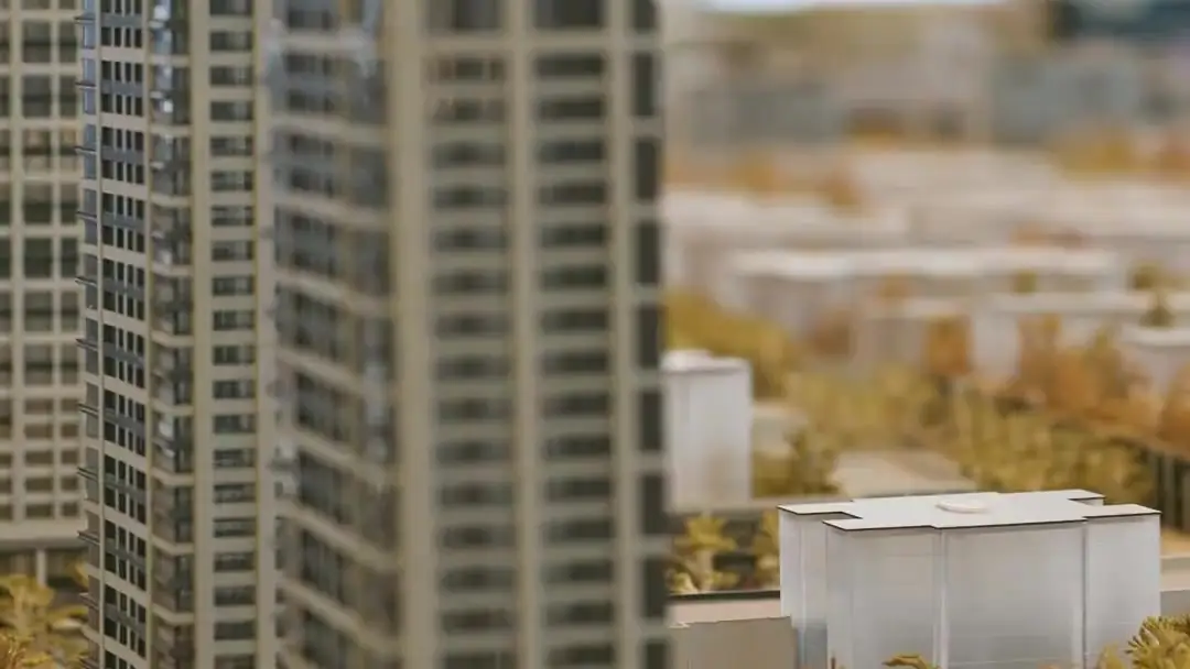 The Nanny's Web: The Floral Shirt That Saw Too Much