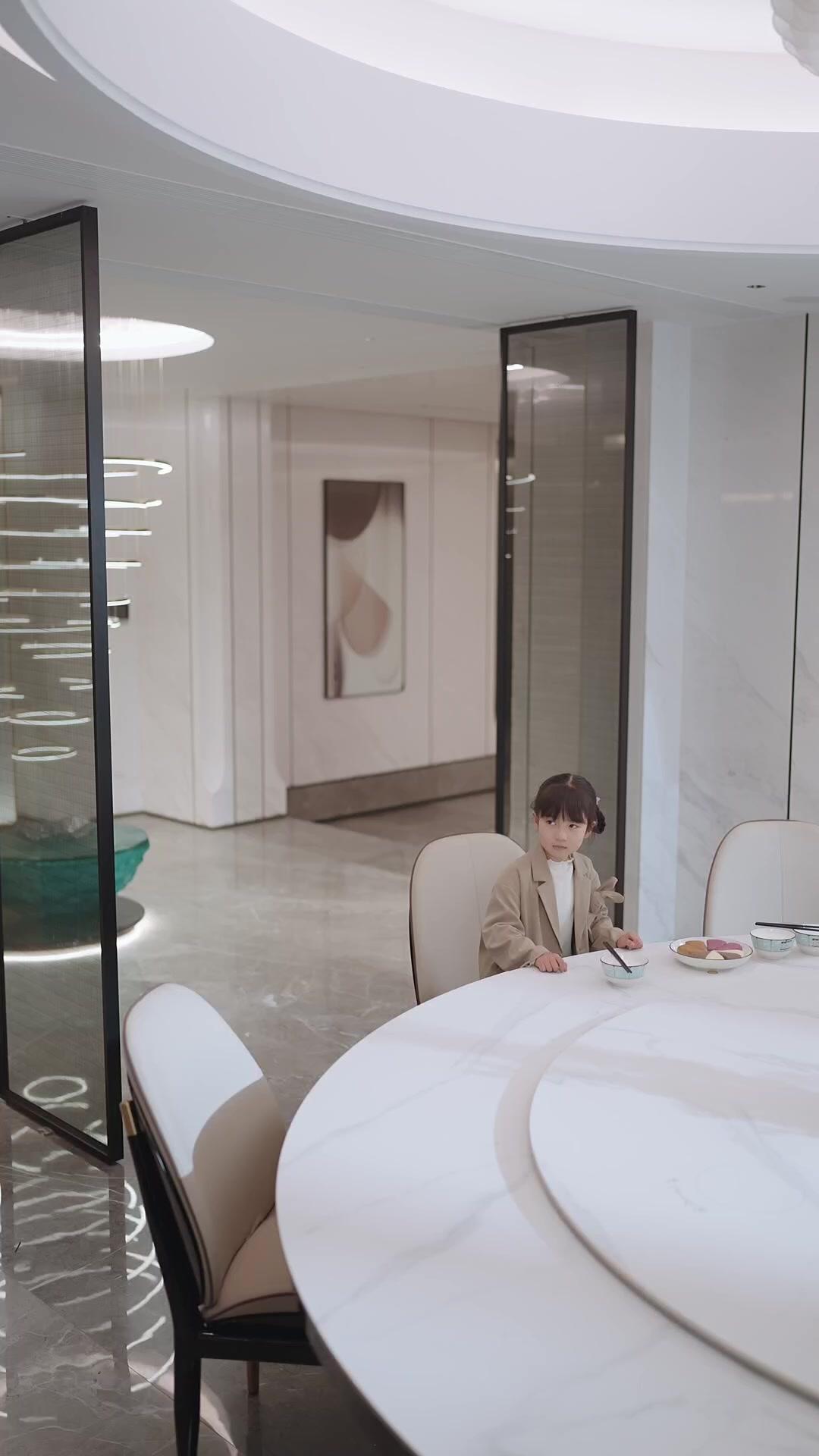 Rahasia Masa Lalu, Cinta dan Balas Dendam