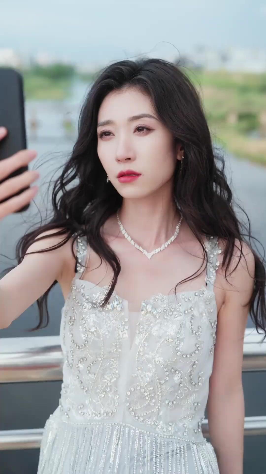 บอสคะ จริงๆฉันรักเงินมากกว่า