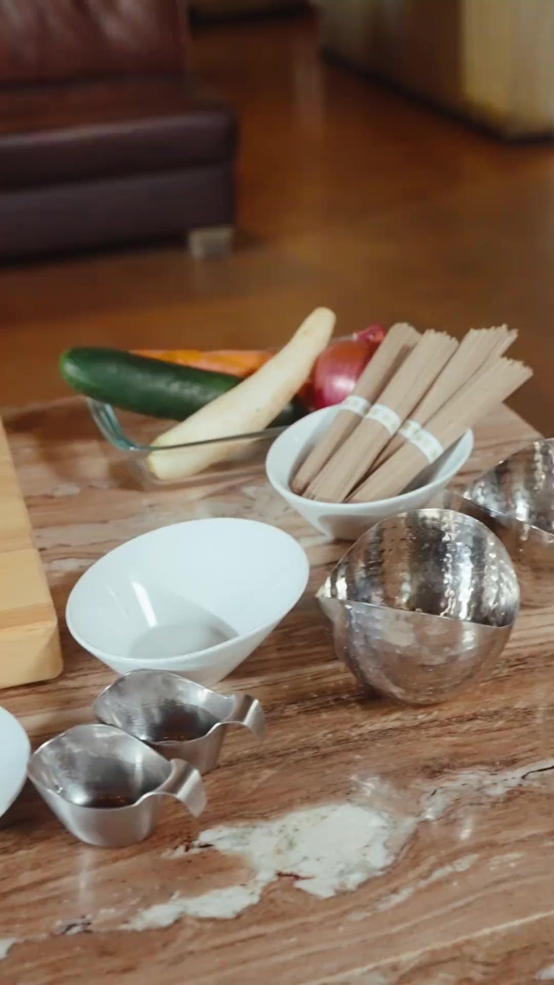 CUISINER POUR RENAÎTRE À L'AMOUR