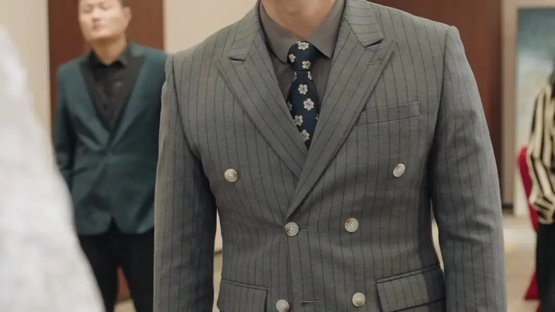 A Second Chance at Love: When Kneeling Becomes a Weapon