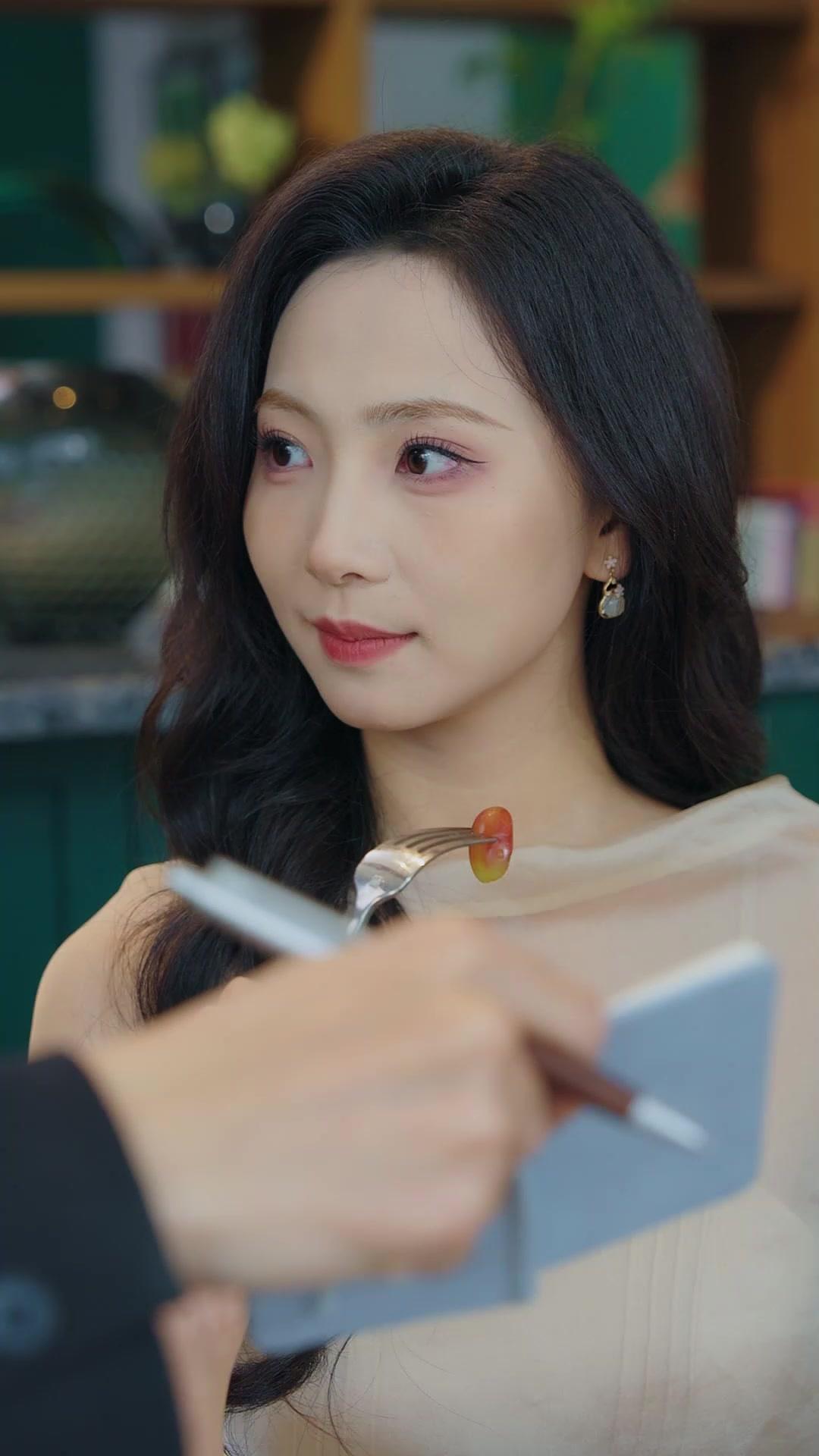 Cinta Tak Bisa Bicara