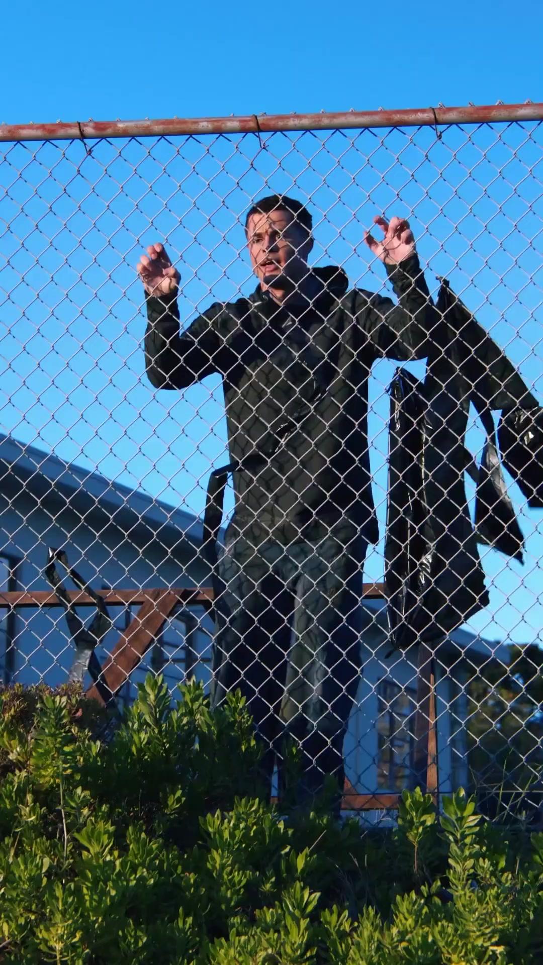 (Doblado) El dios regresó al juego