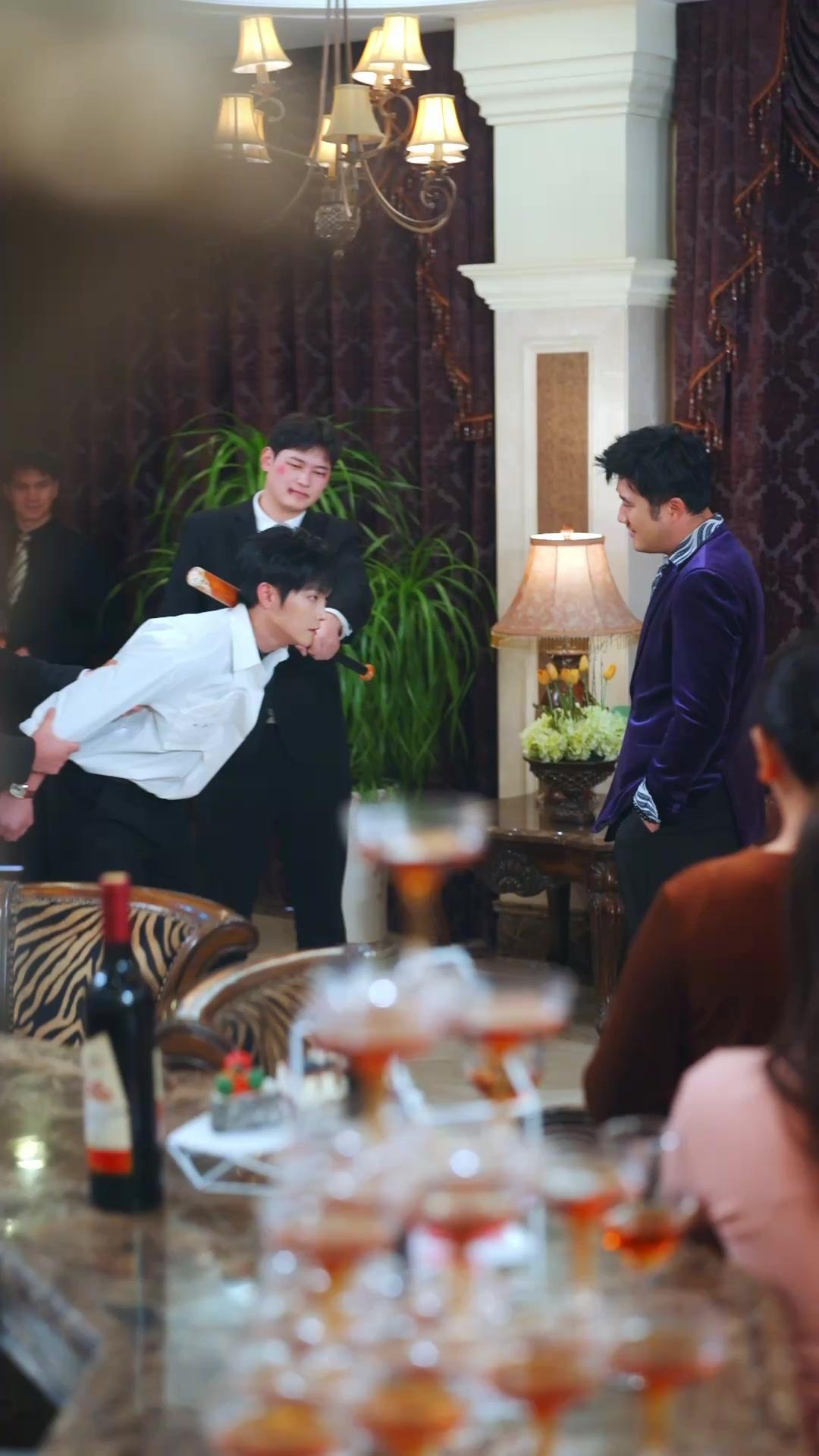 窮養二十年，開局配總裁