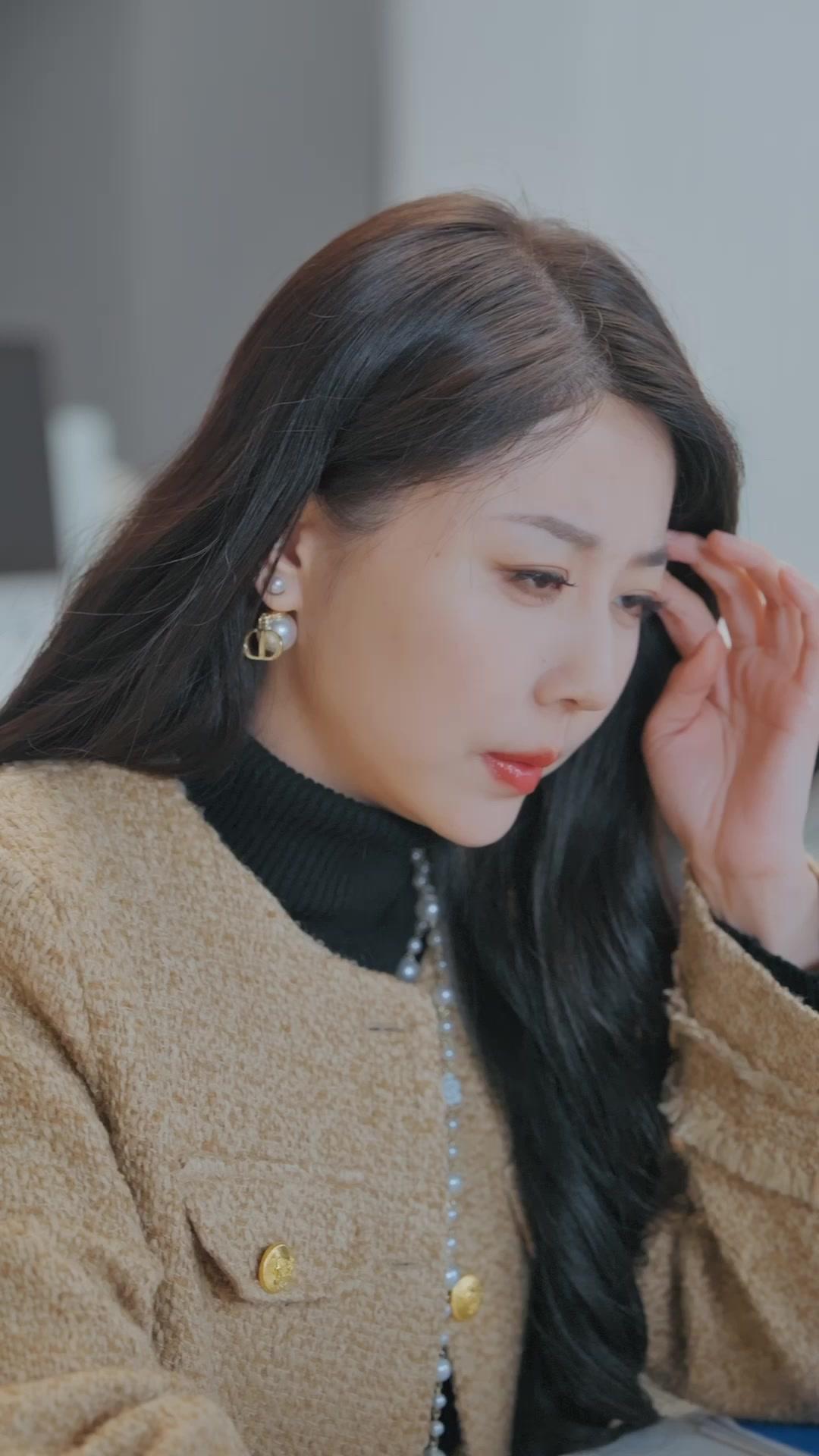 Istri Bos Bosan, Mulai Kerja Hari Ini