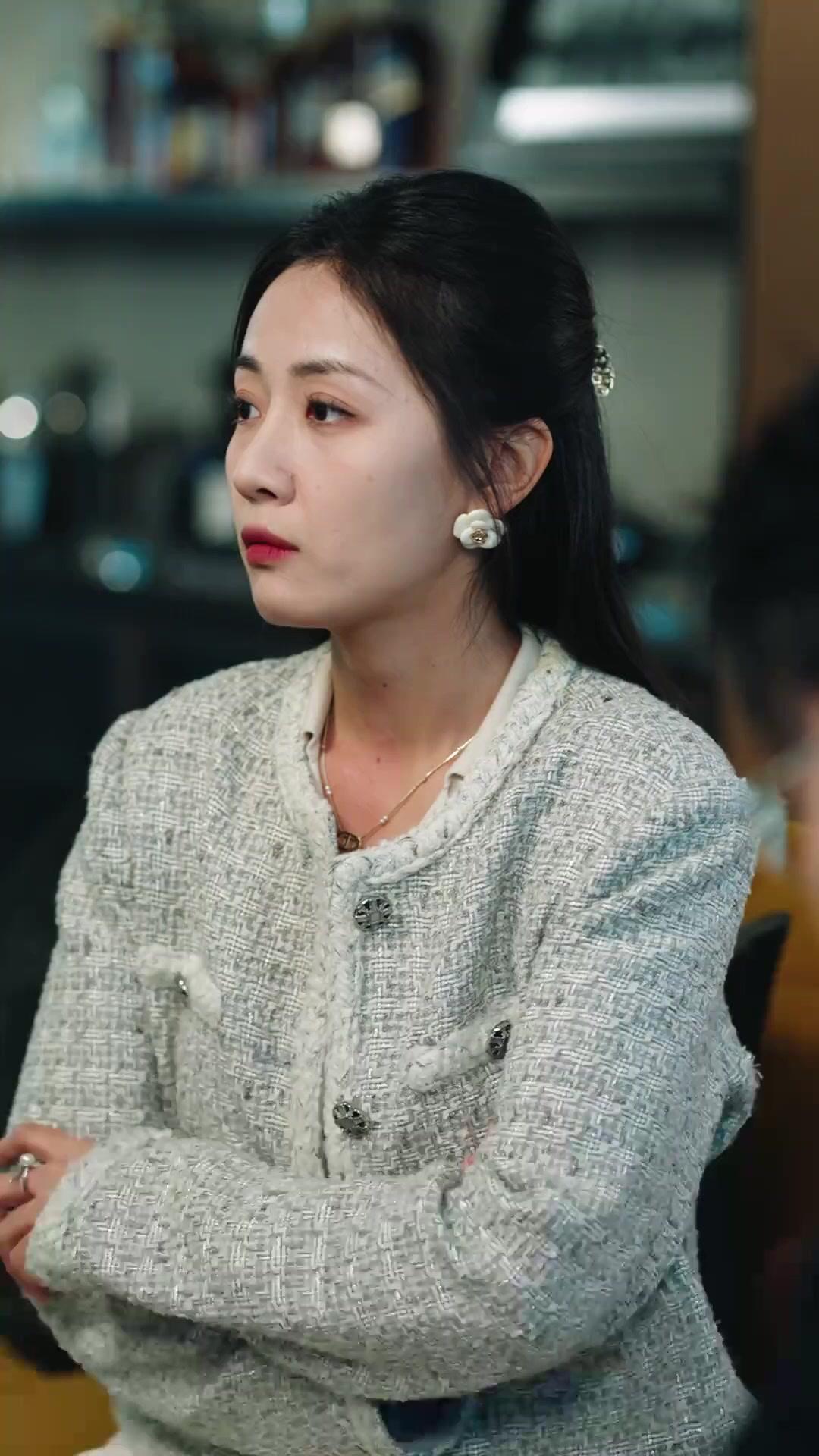 L'ÉPOUSE OU LA MAÎTRESSE ?