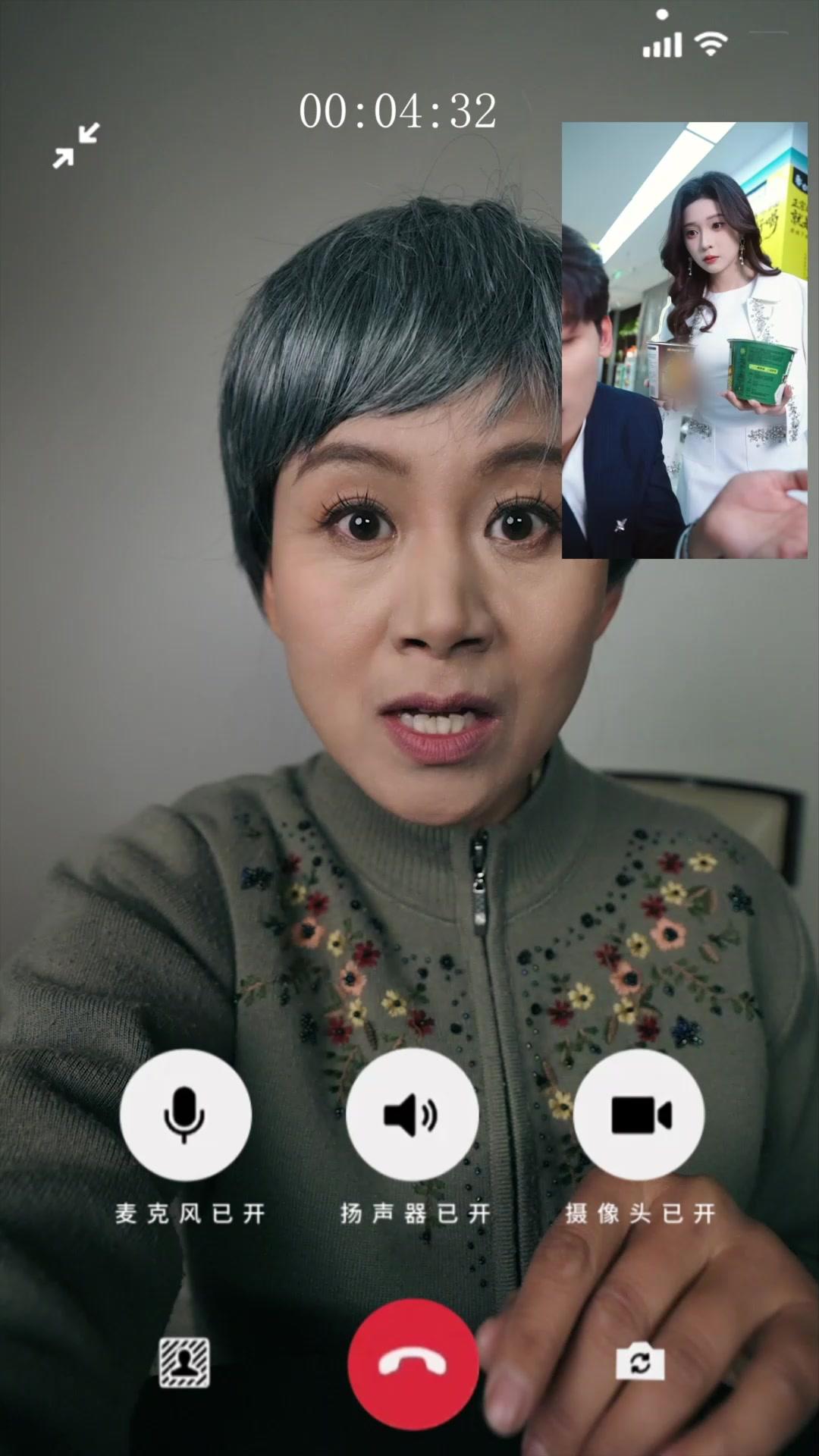  ملكة جمال الجامعة تقع في حب سباك