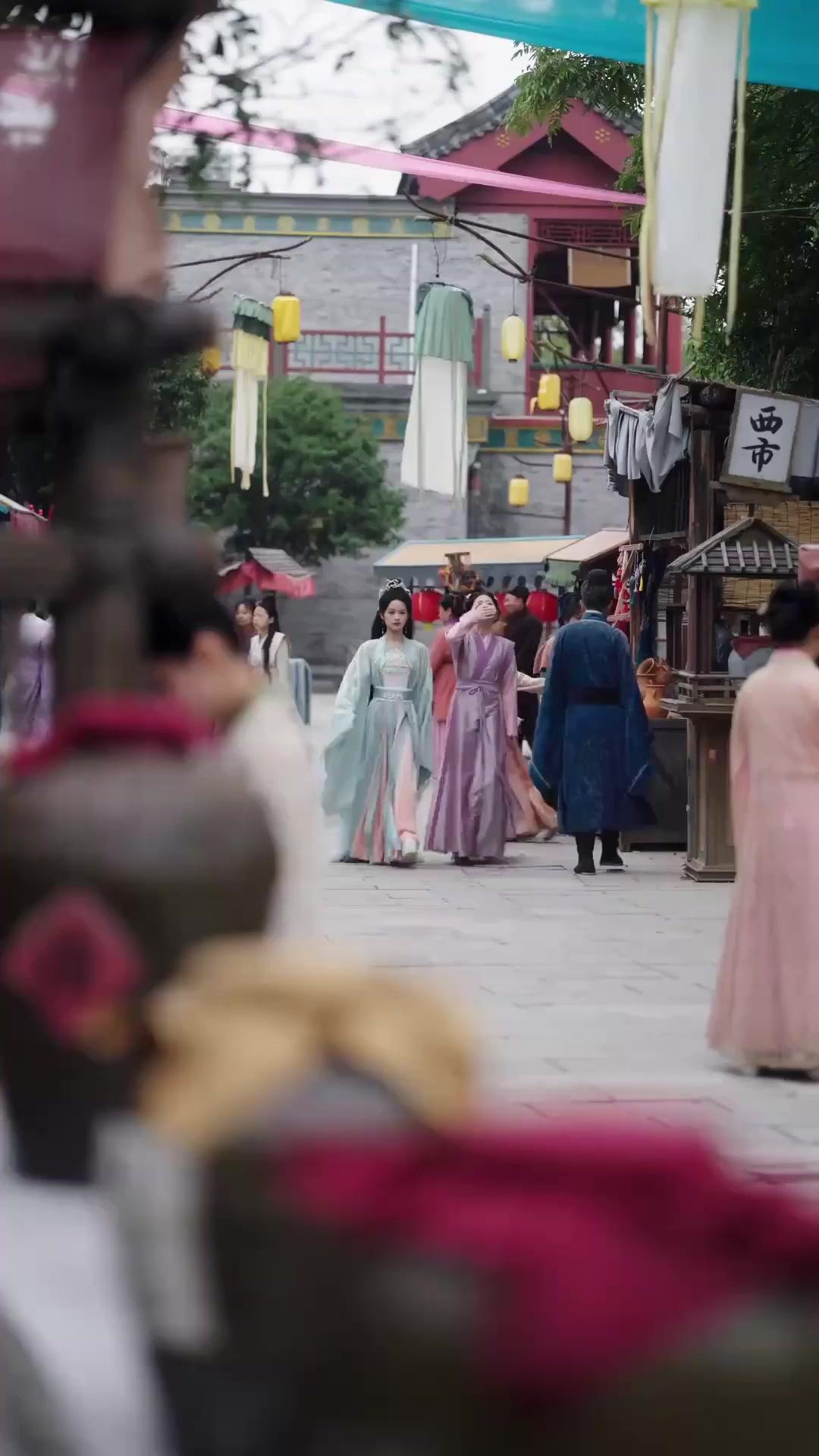 (พากย์เสียง) จากเหยื่อ สู่ผู้ล่าบัลลังก์