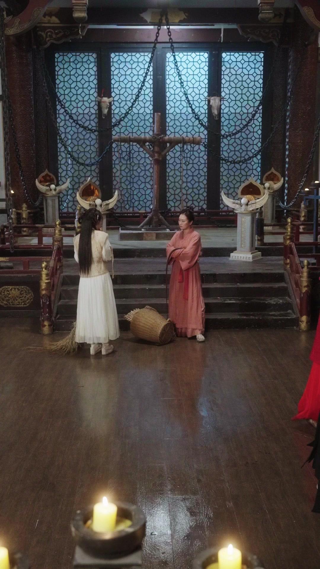 Cinta Terlarang dengan Prabu Hewan