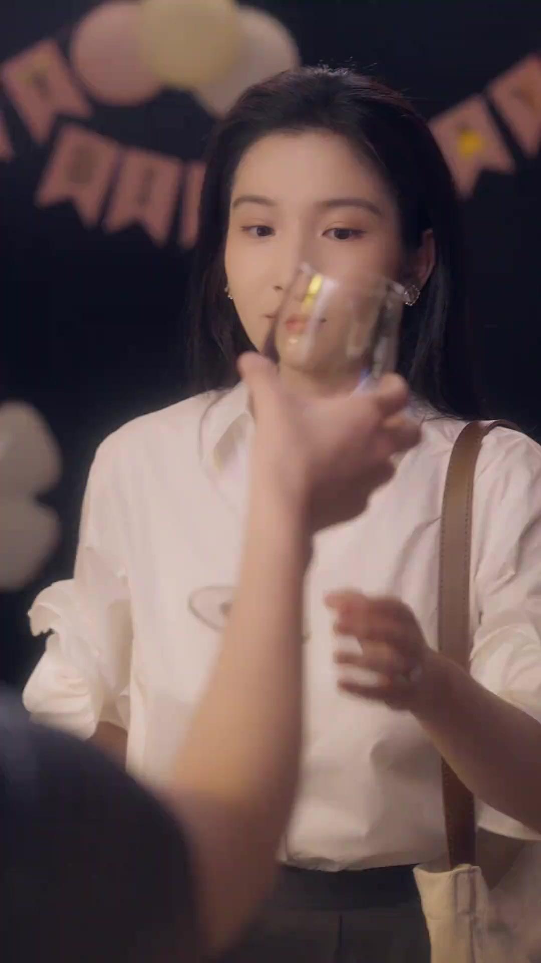 (พากย์เสียง) รักปลอมๆ หลงจริงจัง