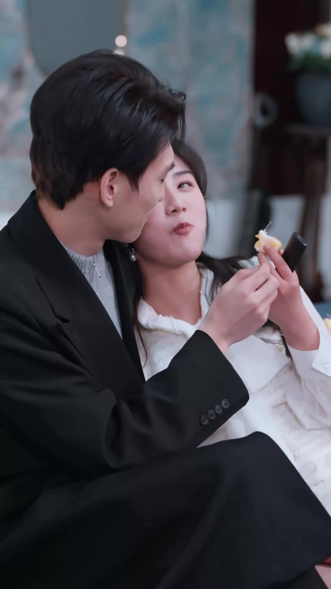 Topeng Palsu Keluarga