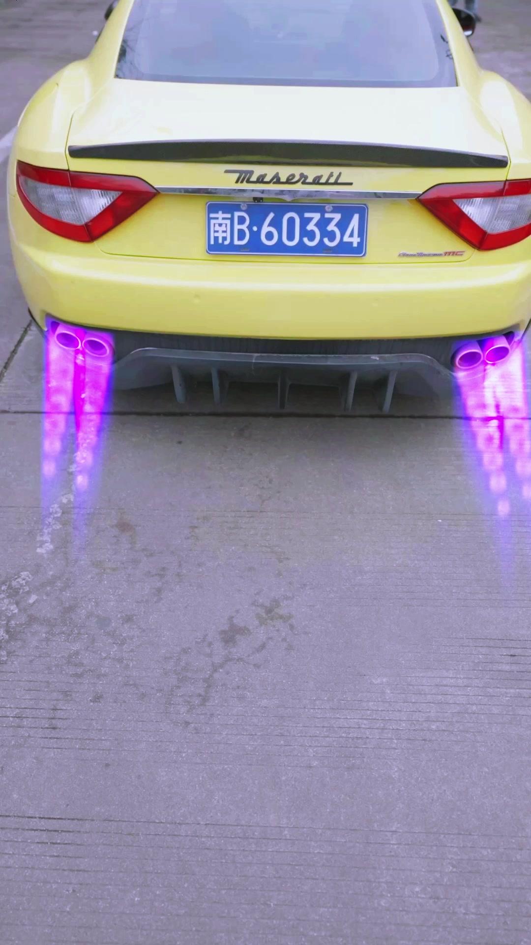 LE DIEU DE LA ROUTE EN TAXI