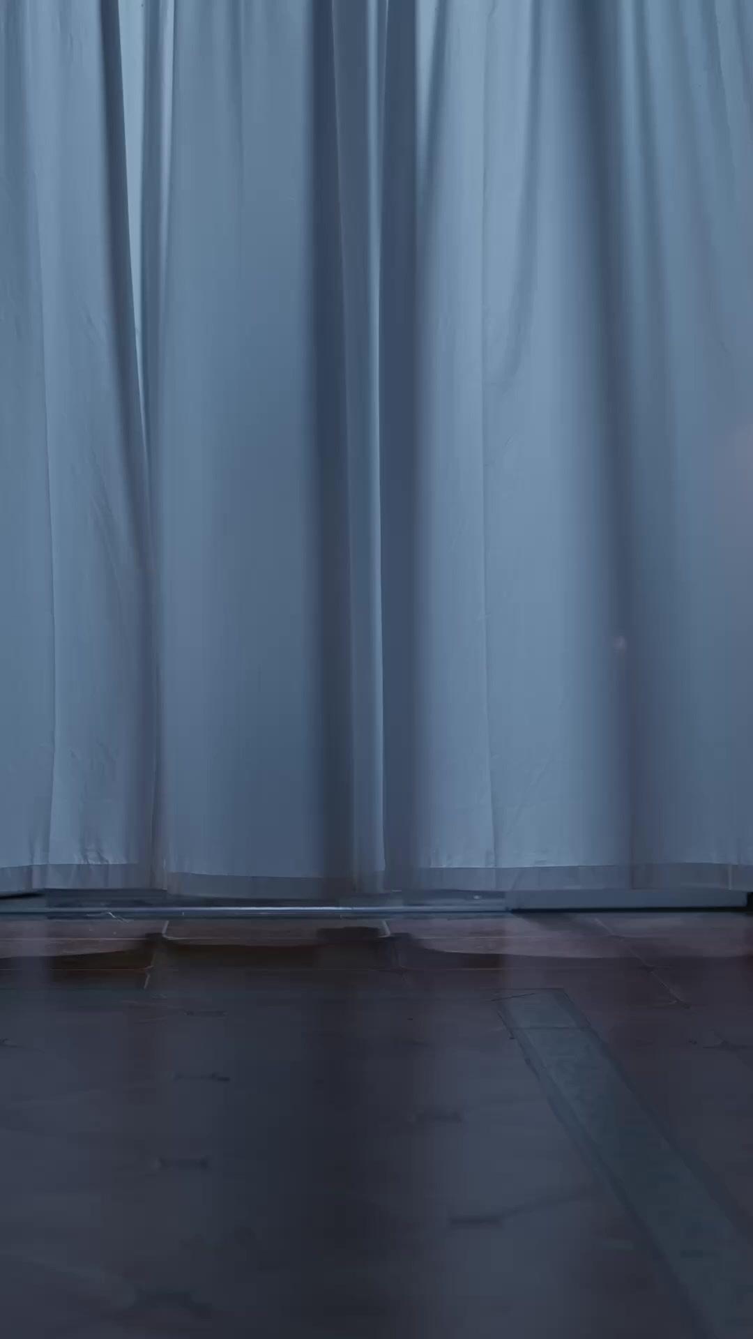 ELLE, N'EST PAS ELLE