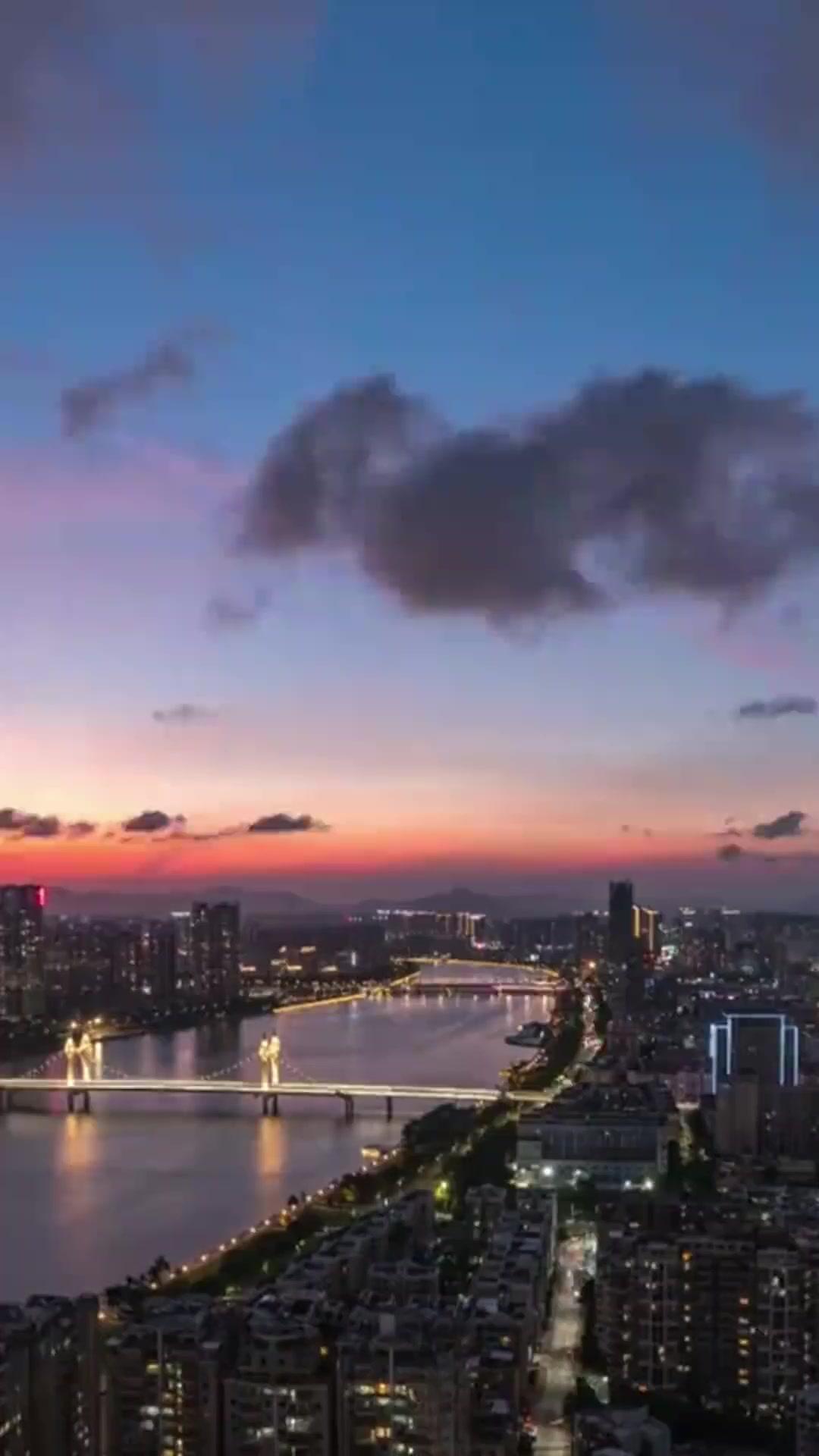 Mamoncita visionaria salva al clan