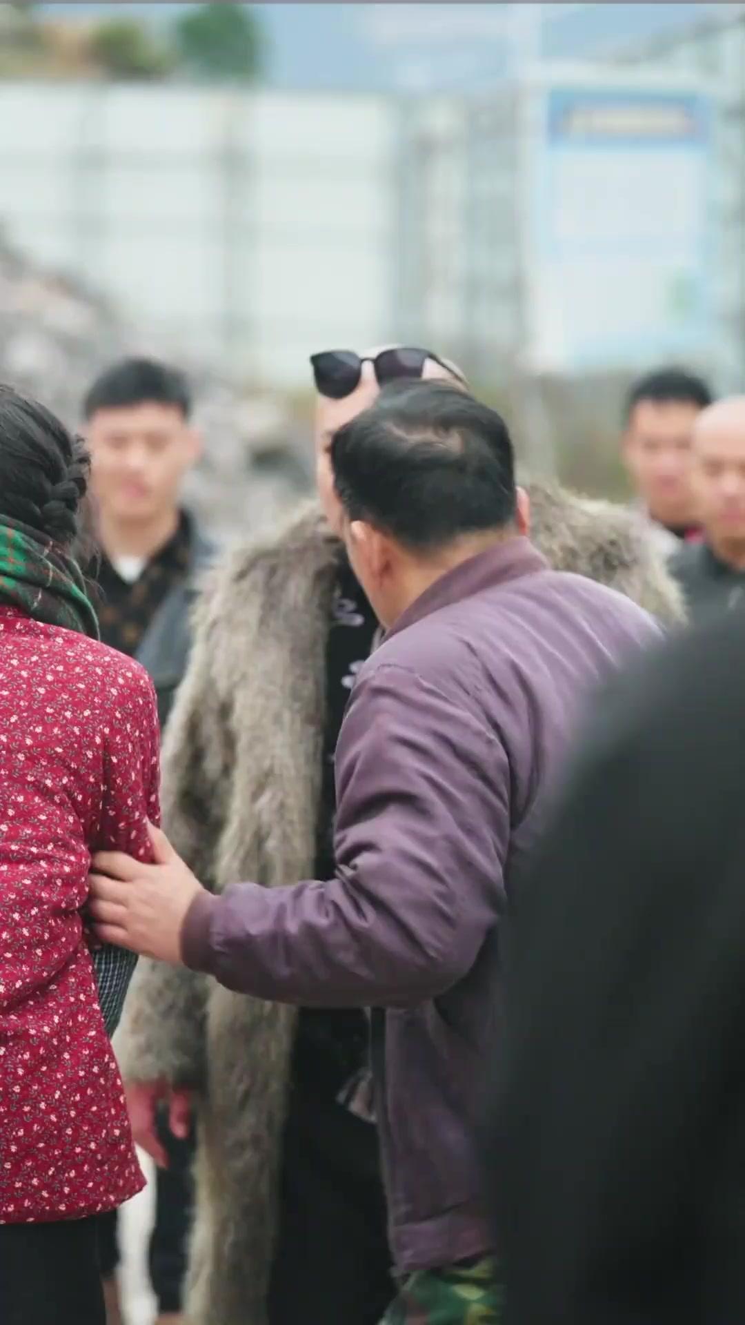 (Dubbed)Snake Year Salvation: CEO's Bargain Bride