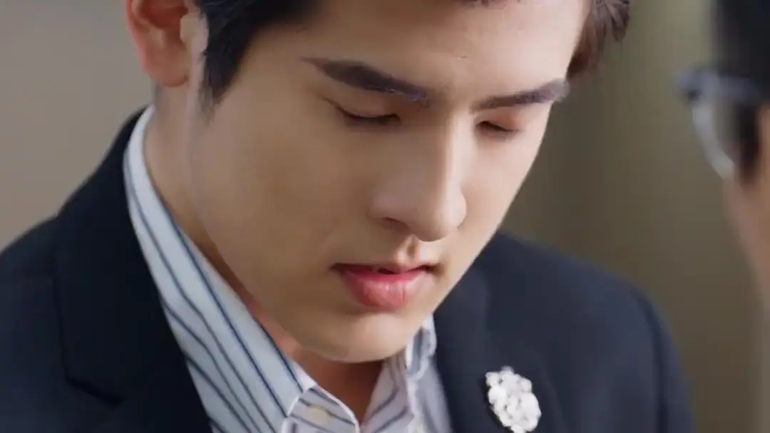 When the Pen Becomes a Weapon (and the Chair, a Throne)