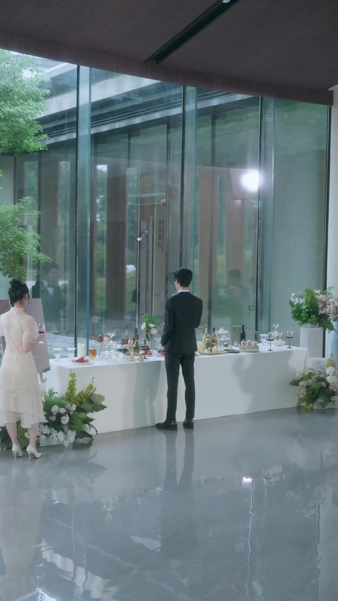 TRAQUÉES PAR L'AMOUR