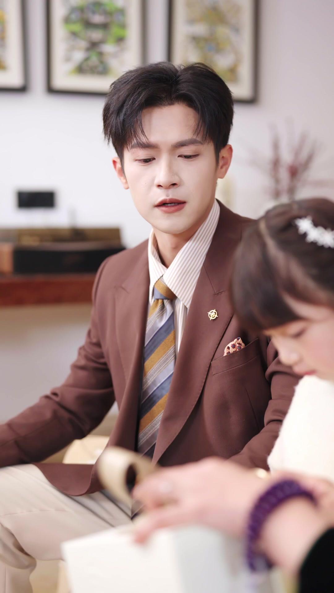 Bonda Lima: Gagah Dan Menawan