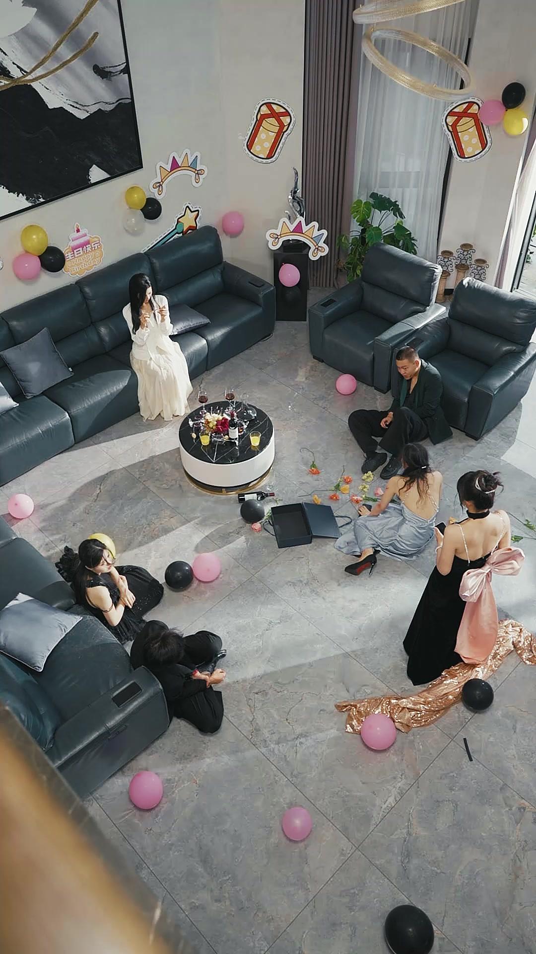 SOUS LE MASQUE, LA REVANCHE