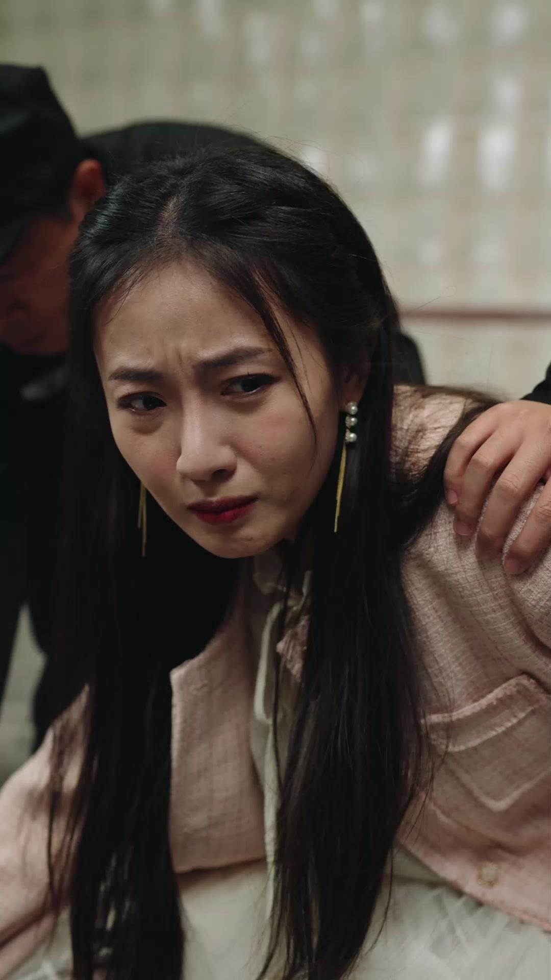 Pelakor Naik, Istri Sah Tersingkir?