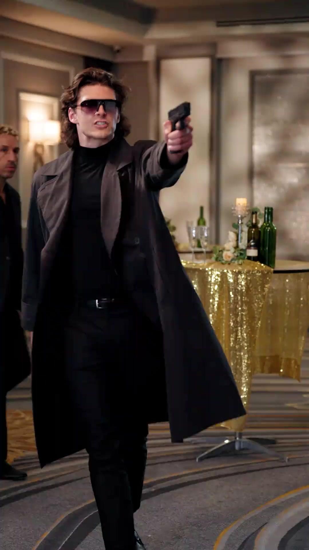 (Doblado) Con el mafioso que rechazaste