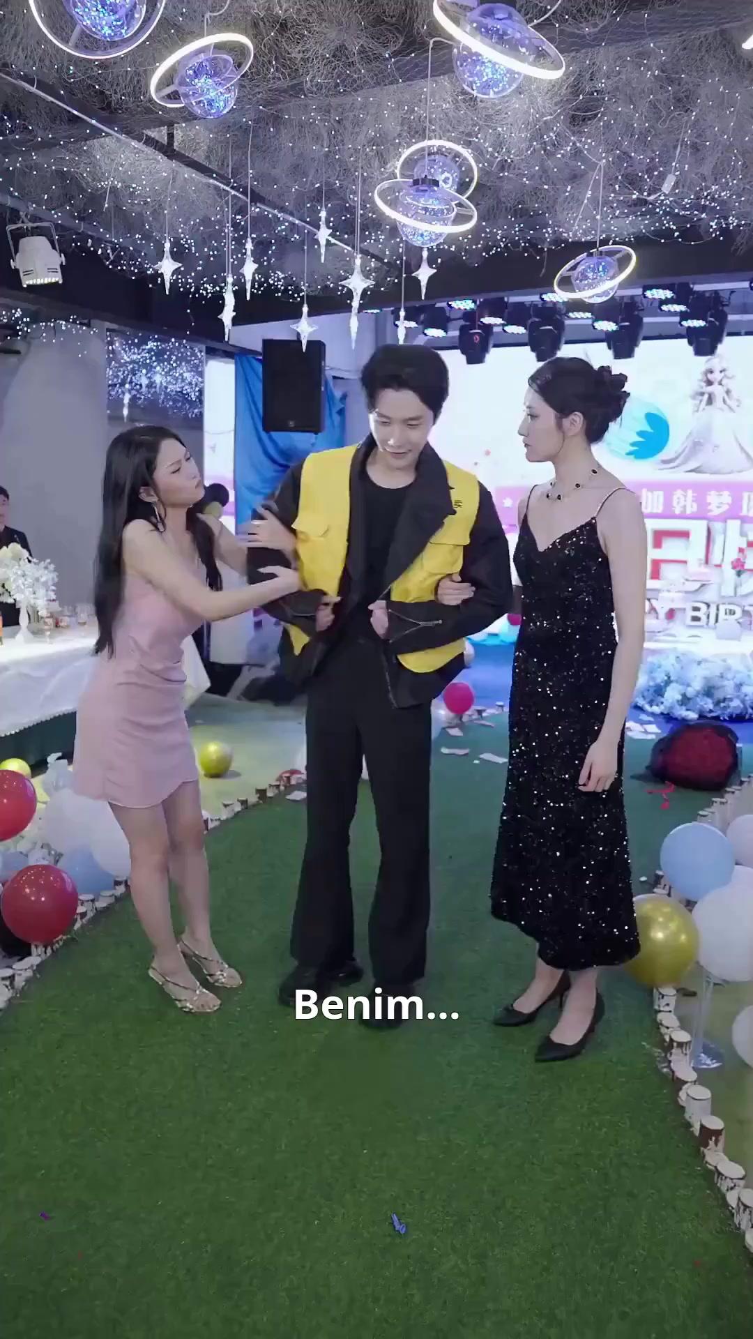 (Dublajlı) Para Kadınlara Harcanır