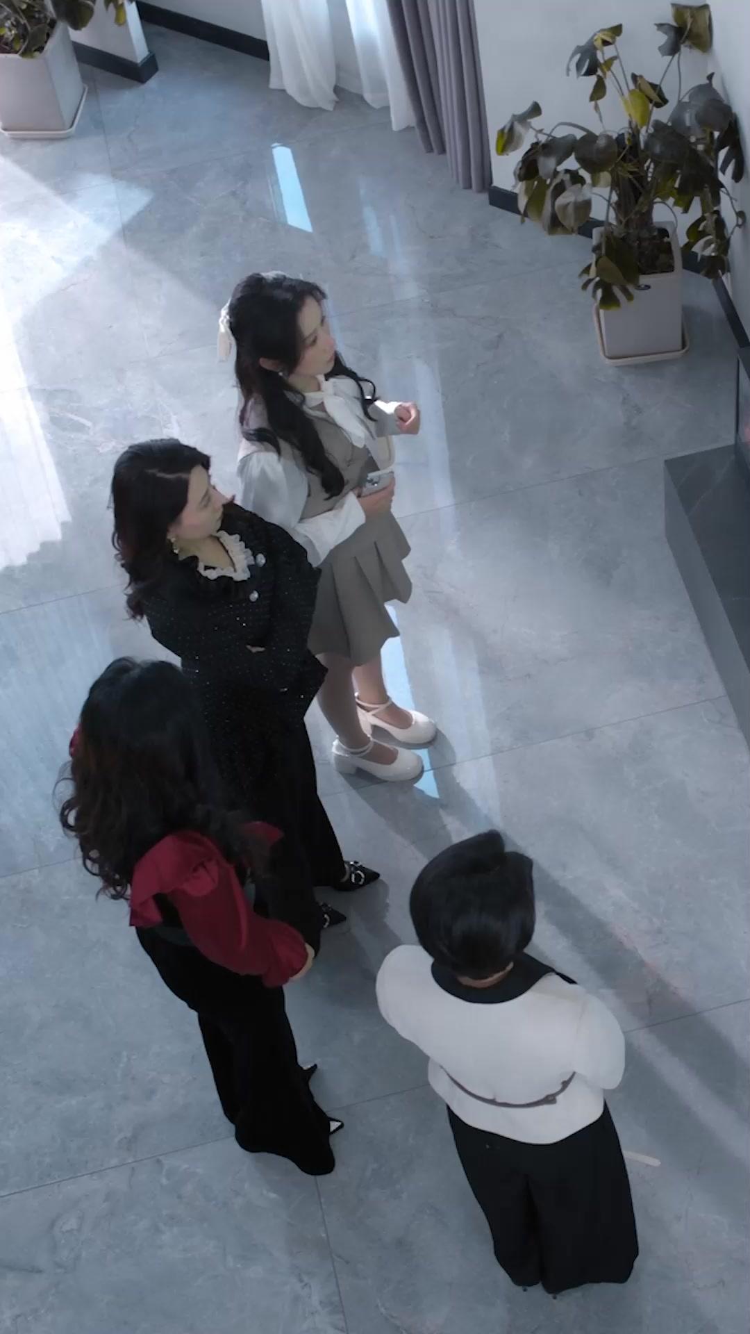 女儿认贼做母后我笑了