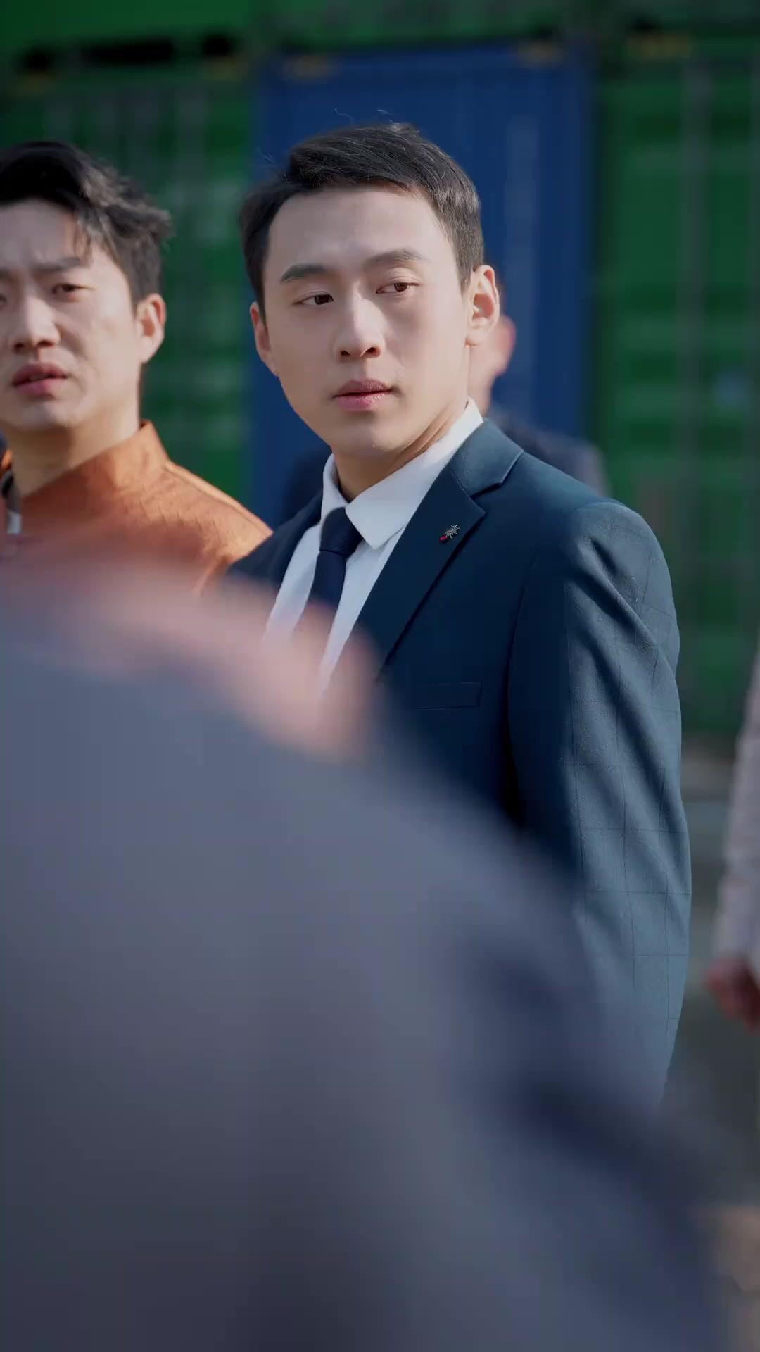 Magic Eyes Make Me King of Containers!