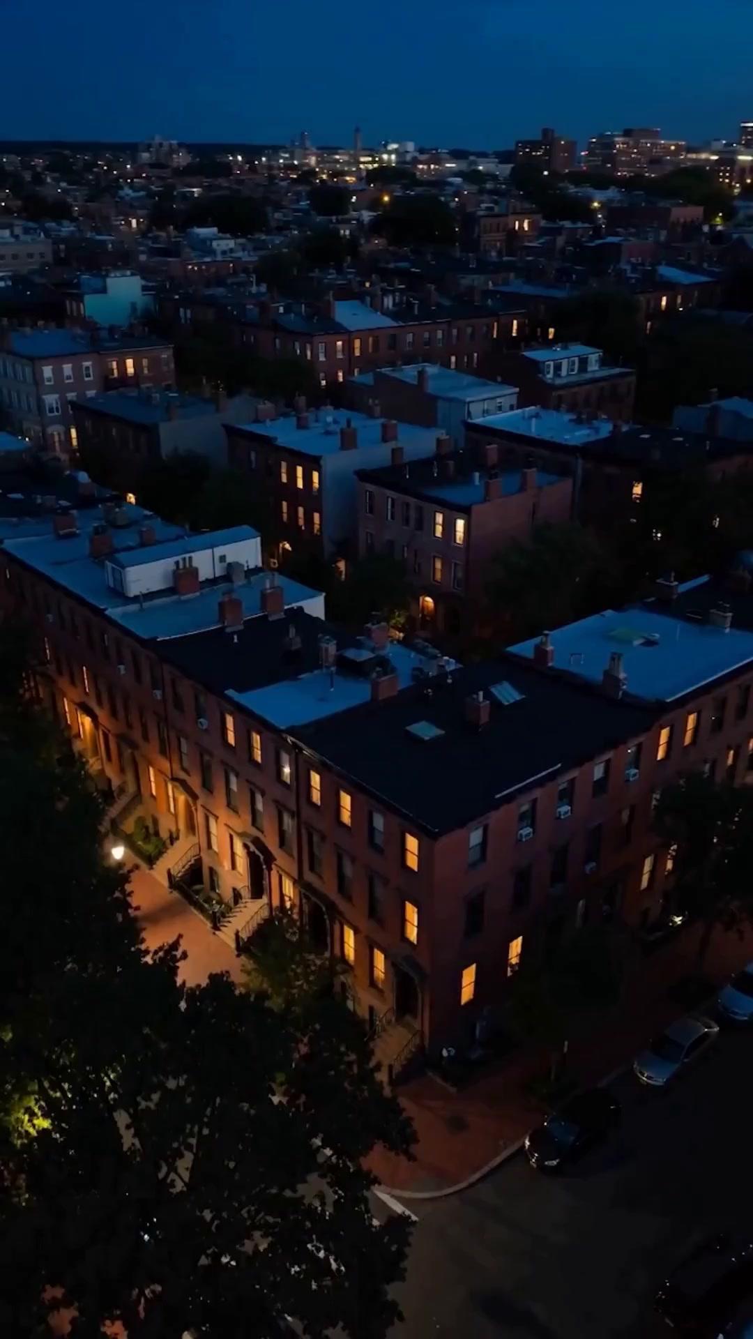 (Doublage) POSSÉDÉE PAR LE PARRAIN DE MON EX