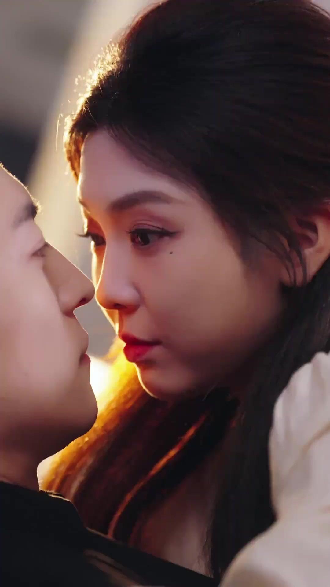 Hạnh Phúc Trao Em 