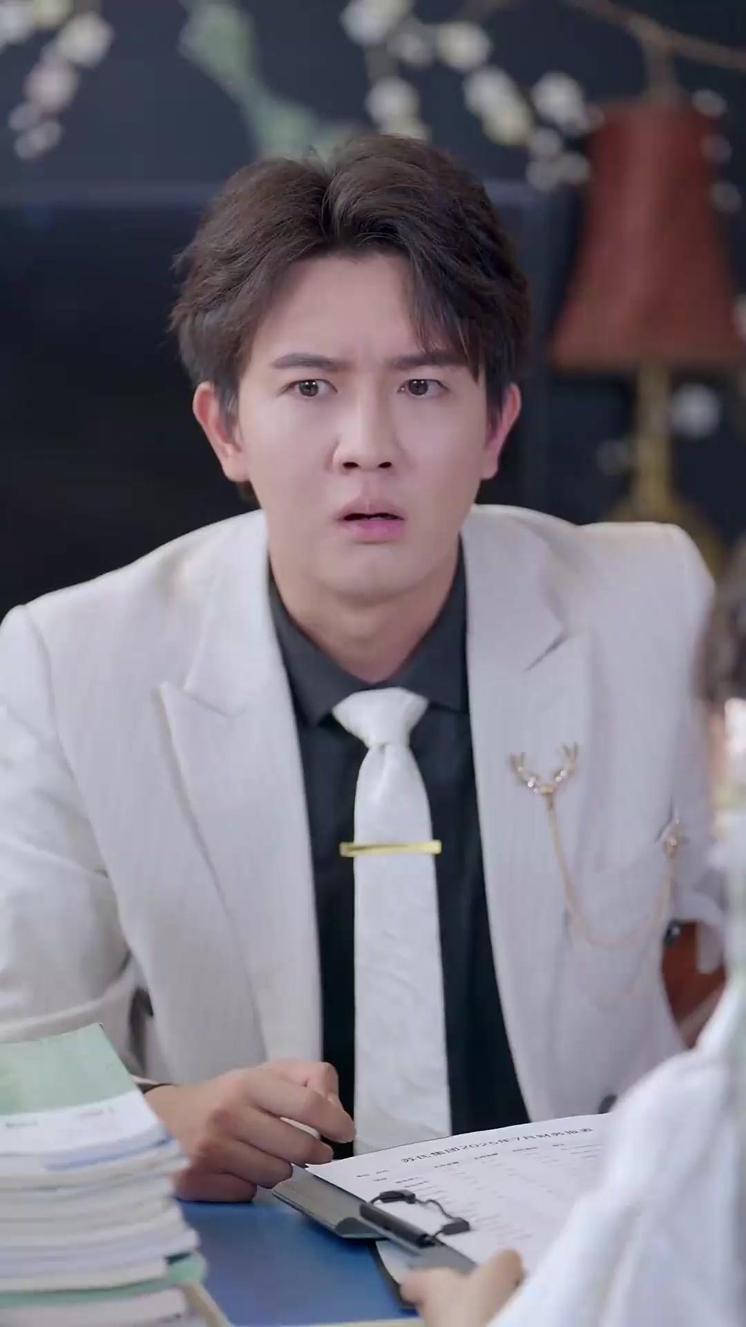 (Doblado) ¡Mi abuela es una niña!