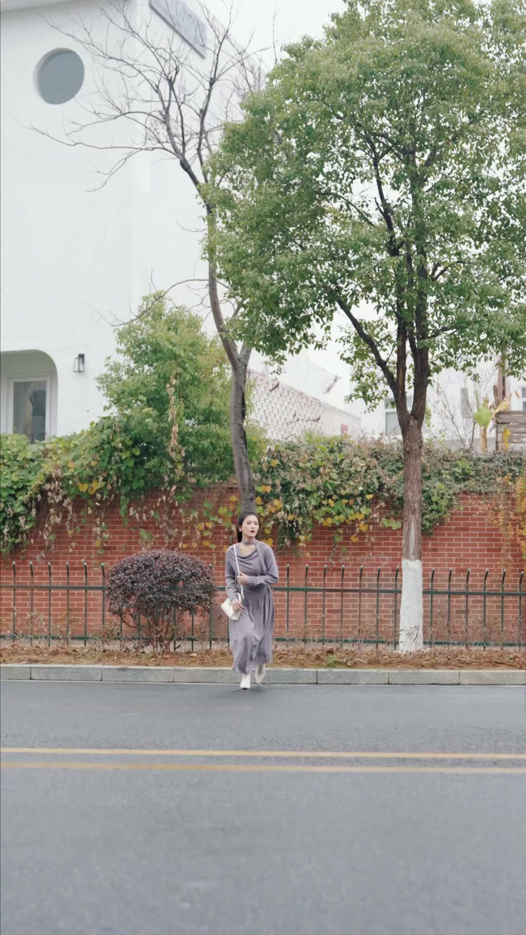 Jatuh Cinta dengan Adik Iparku