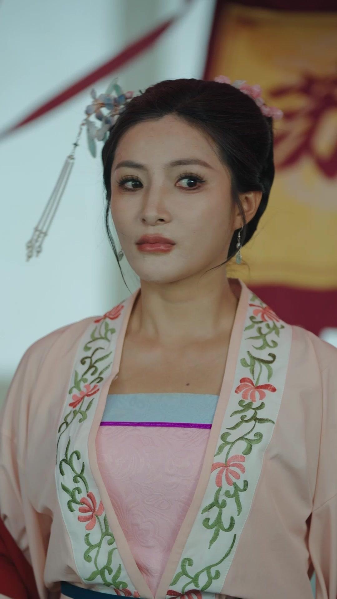 Jangan Berisik, Dewa Silat Lahir