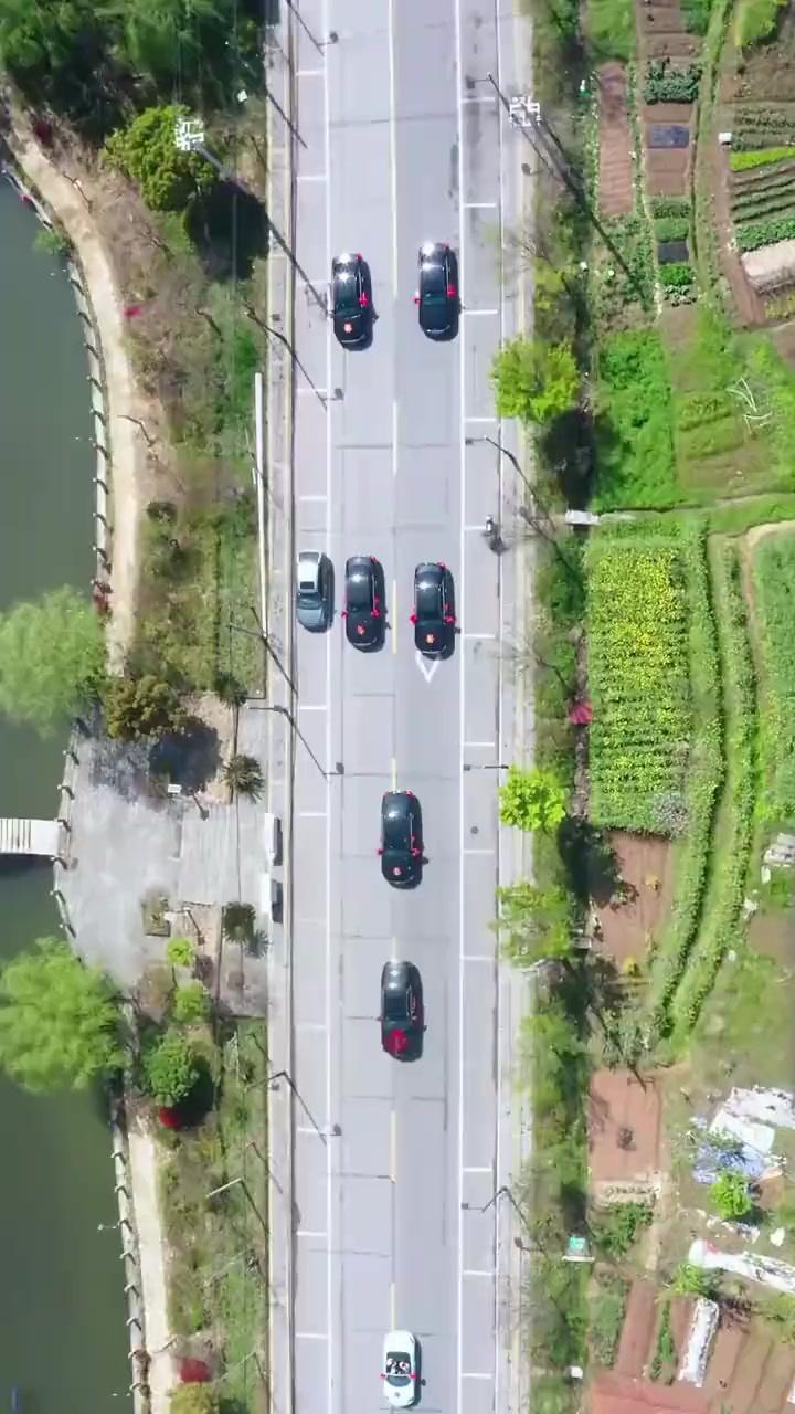 (Dublagem) Quanto Mais Gasto, Mais Lucrativo