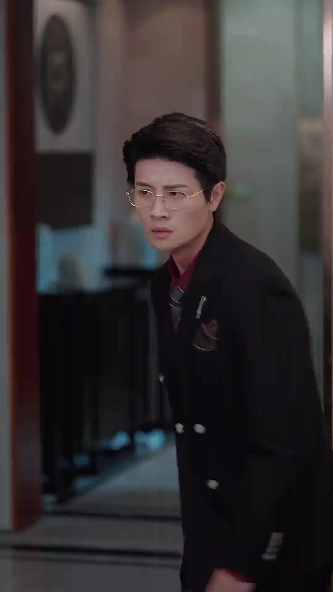 (พากย์เสียง) เธอไม่ใช่จันทราเดิม