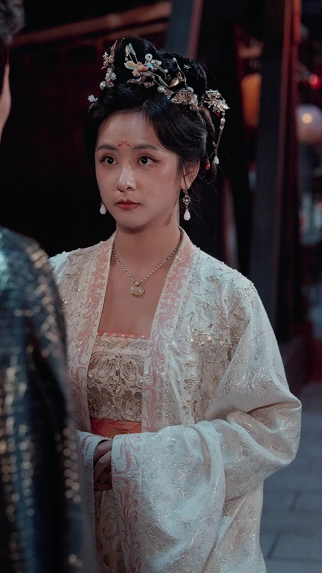 Your Majesty… I’m Just a Courtesan!