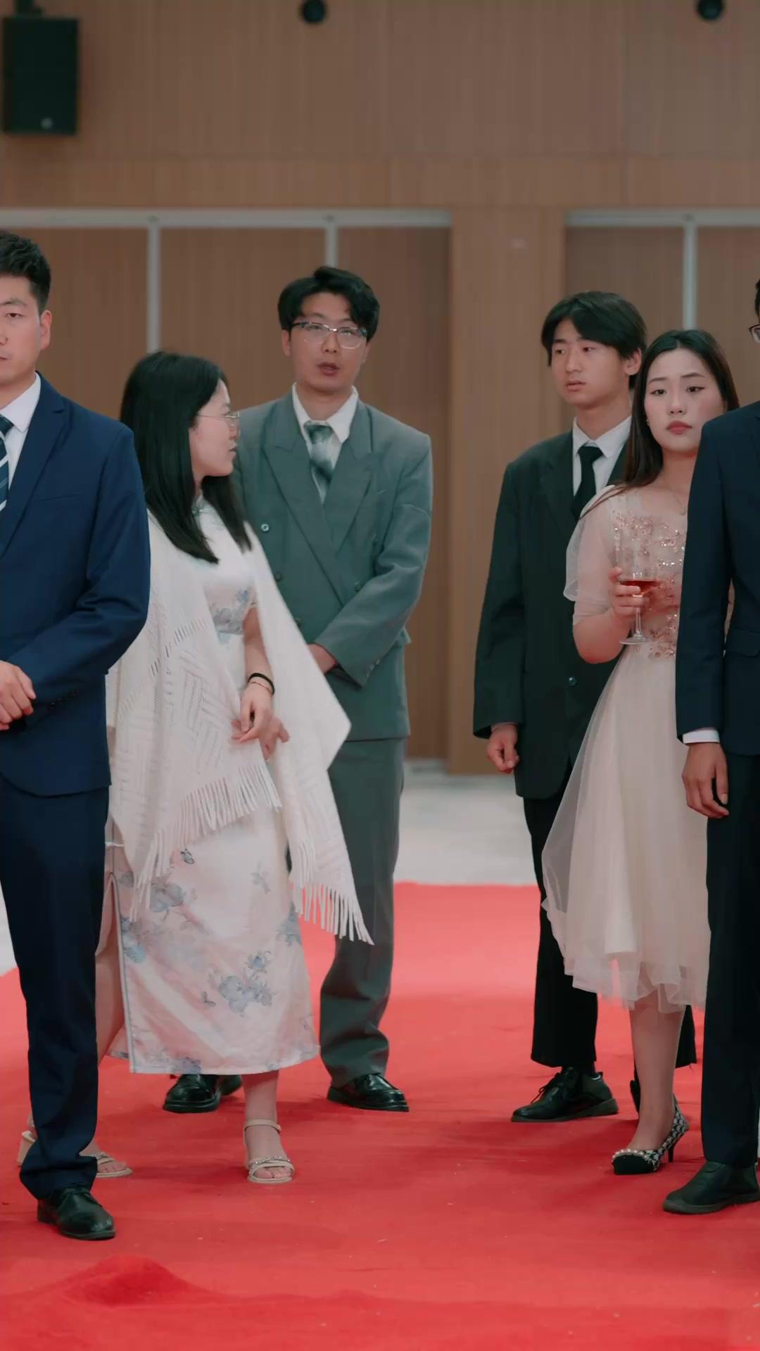 Gả Cho Kẻ Thù Của Anh