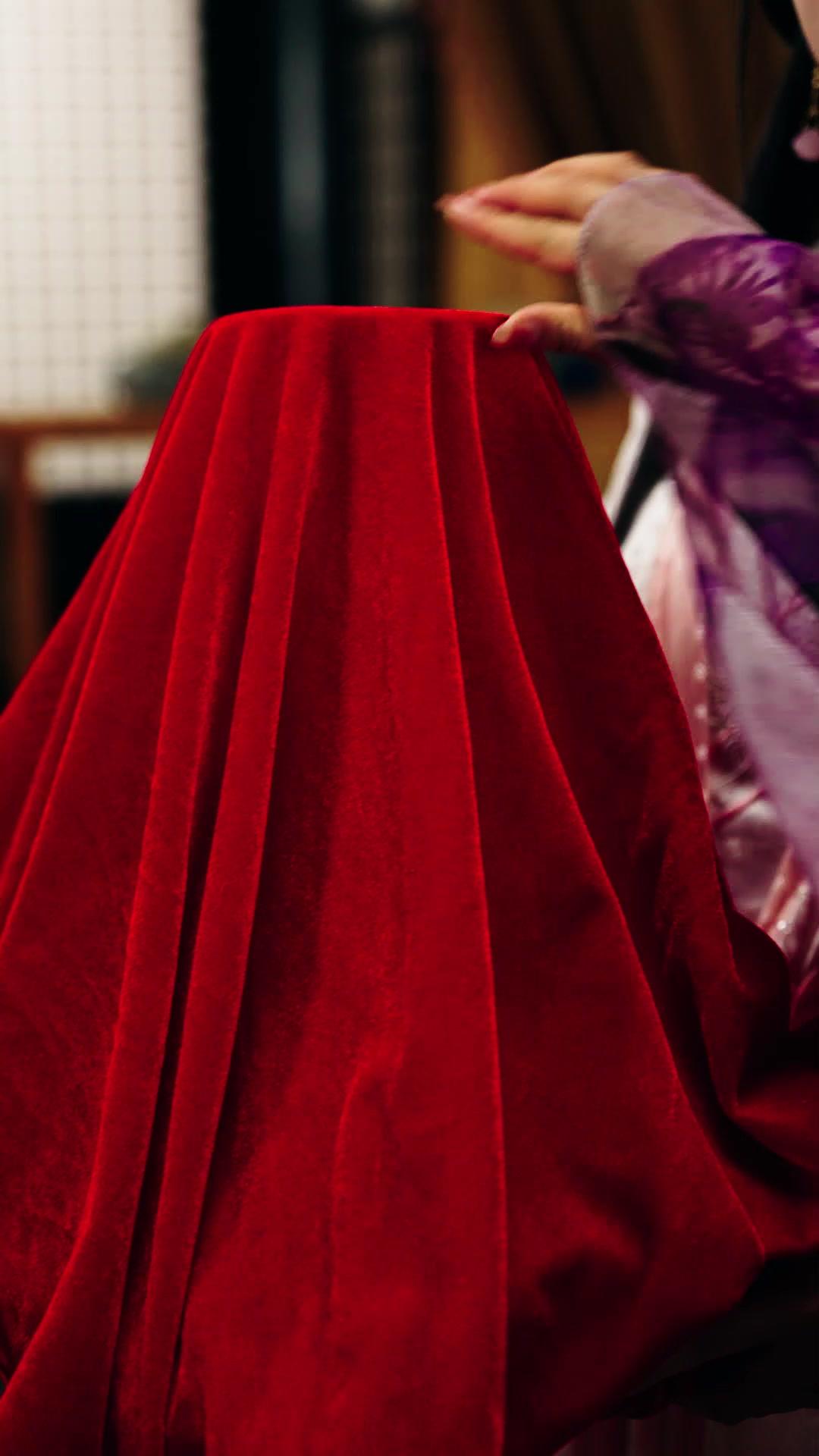 Pindah Alam Jadi Permaisuri