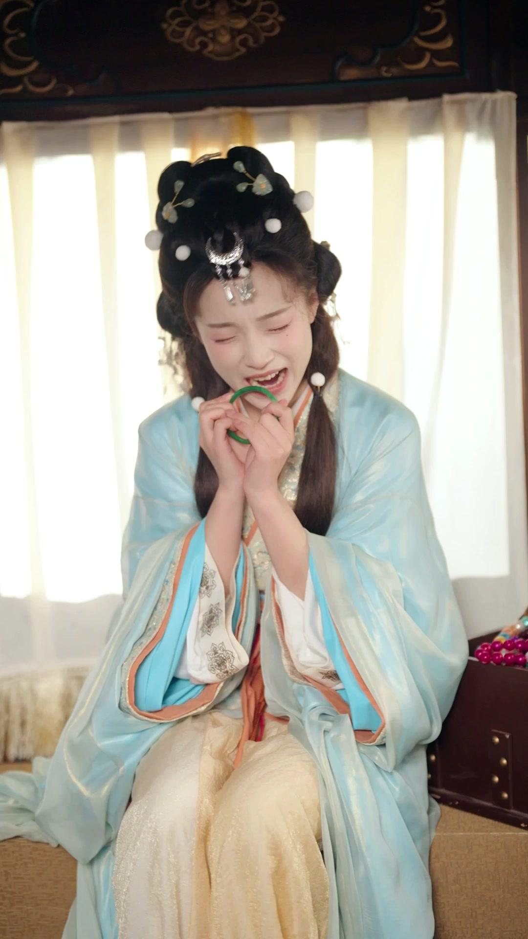 DOUCE RUSE, AMOUR PRINCIER